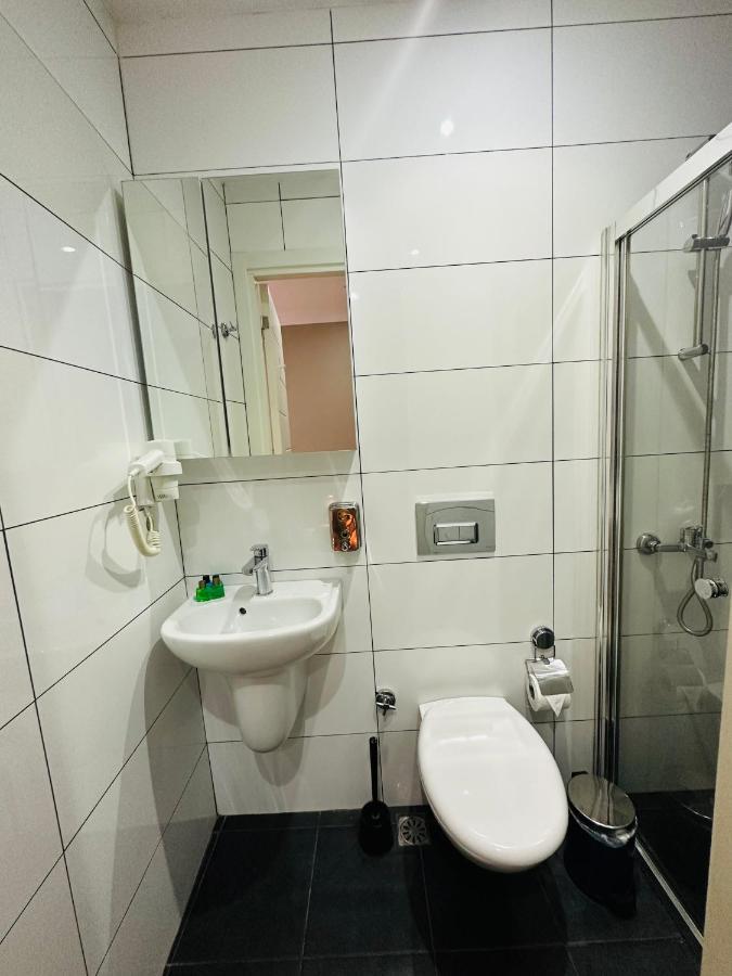 Aram Kerasi Otel *