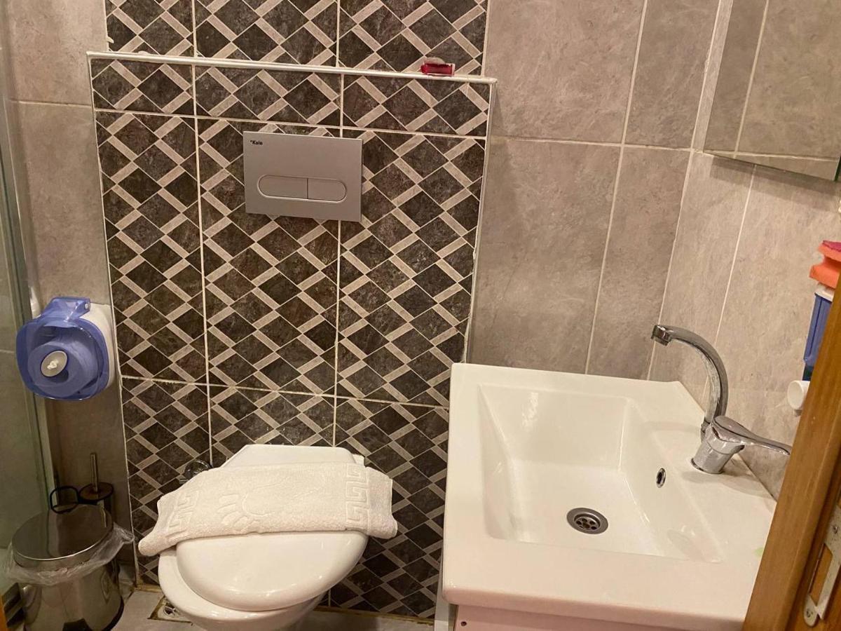 House Hotel 1
