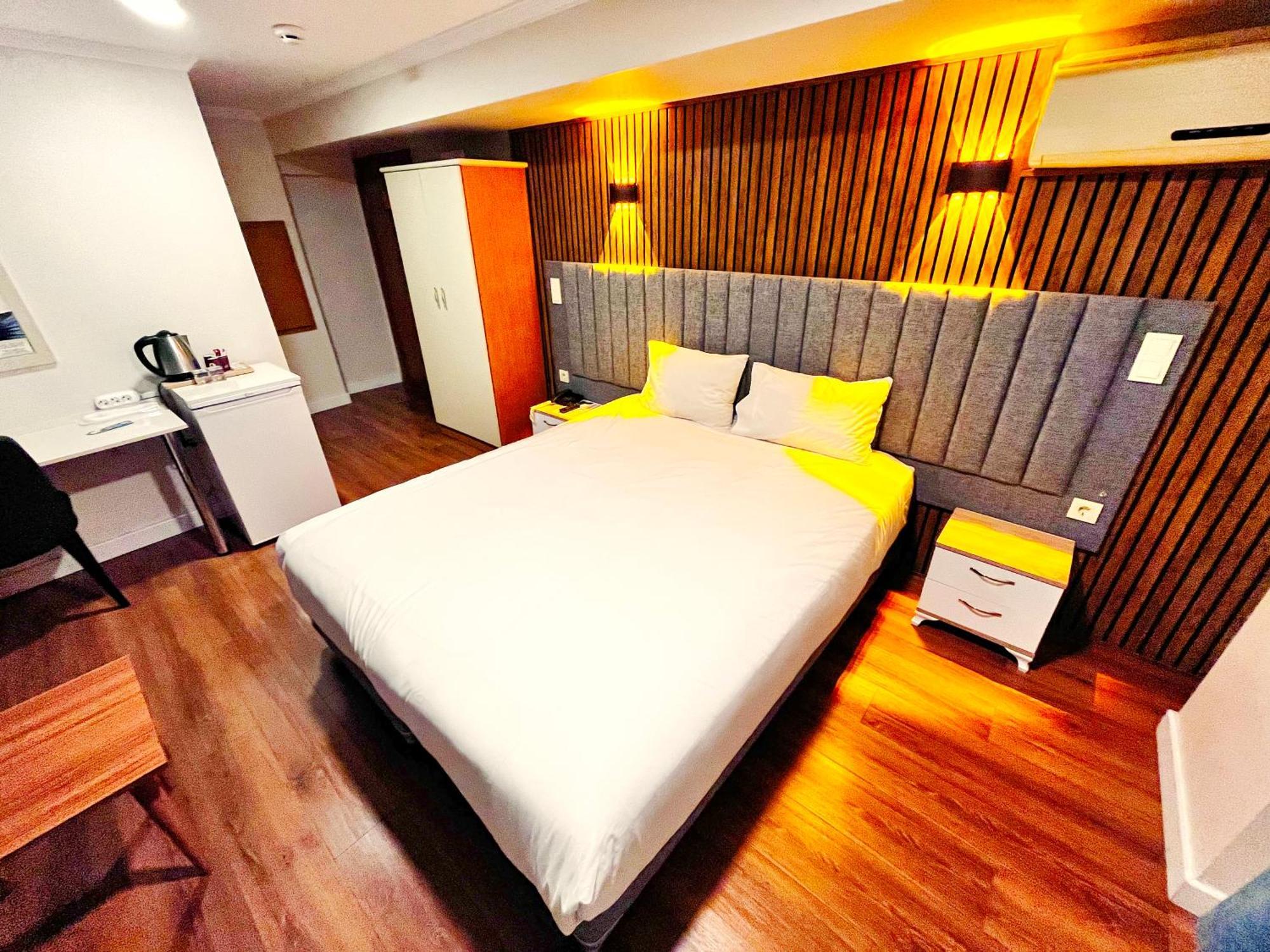 Otel Naila 2*