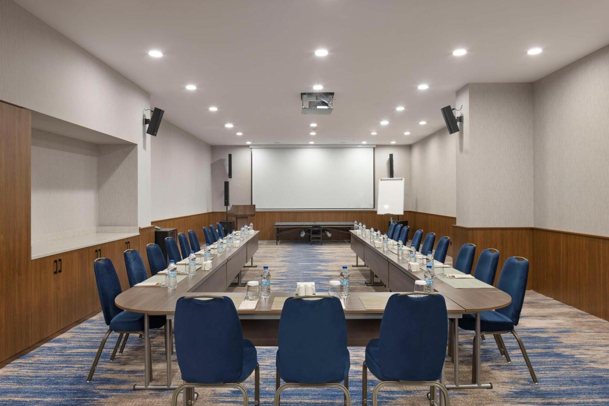 Hampton By Hilton Airport, Arnavutkoy 4* Istanbul