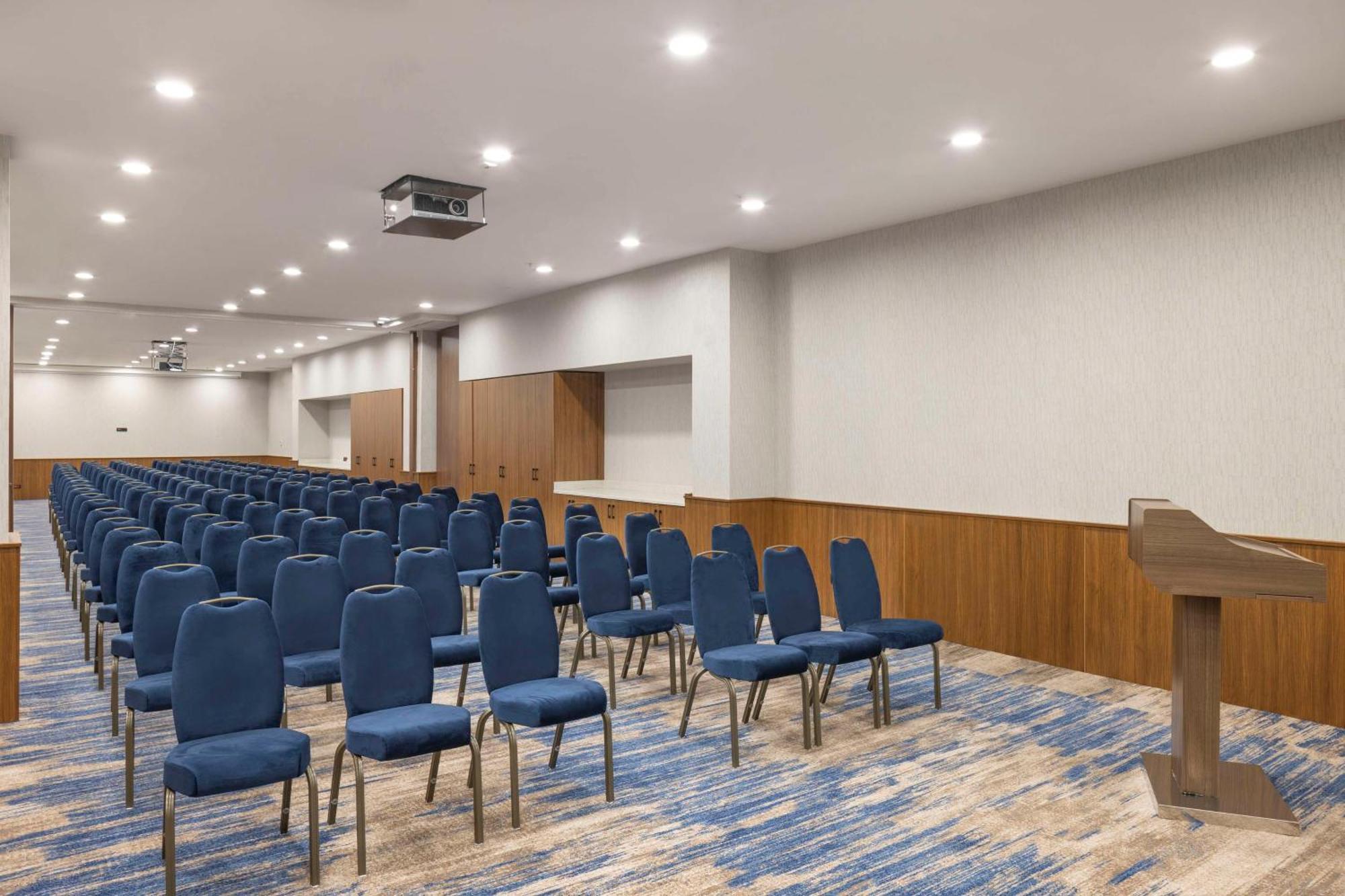 Hampton By Hilton Airport, Arnavutkoy Hotel Istanbul