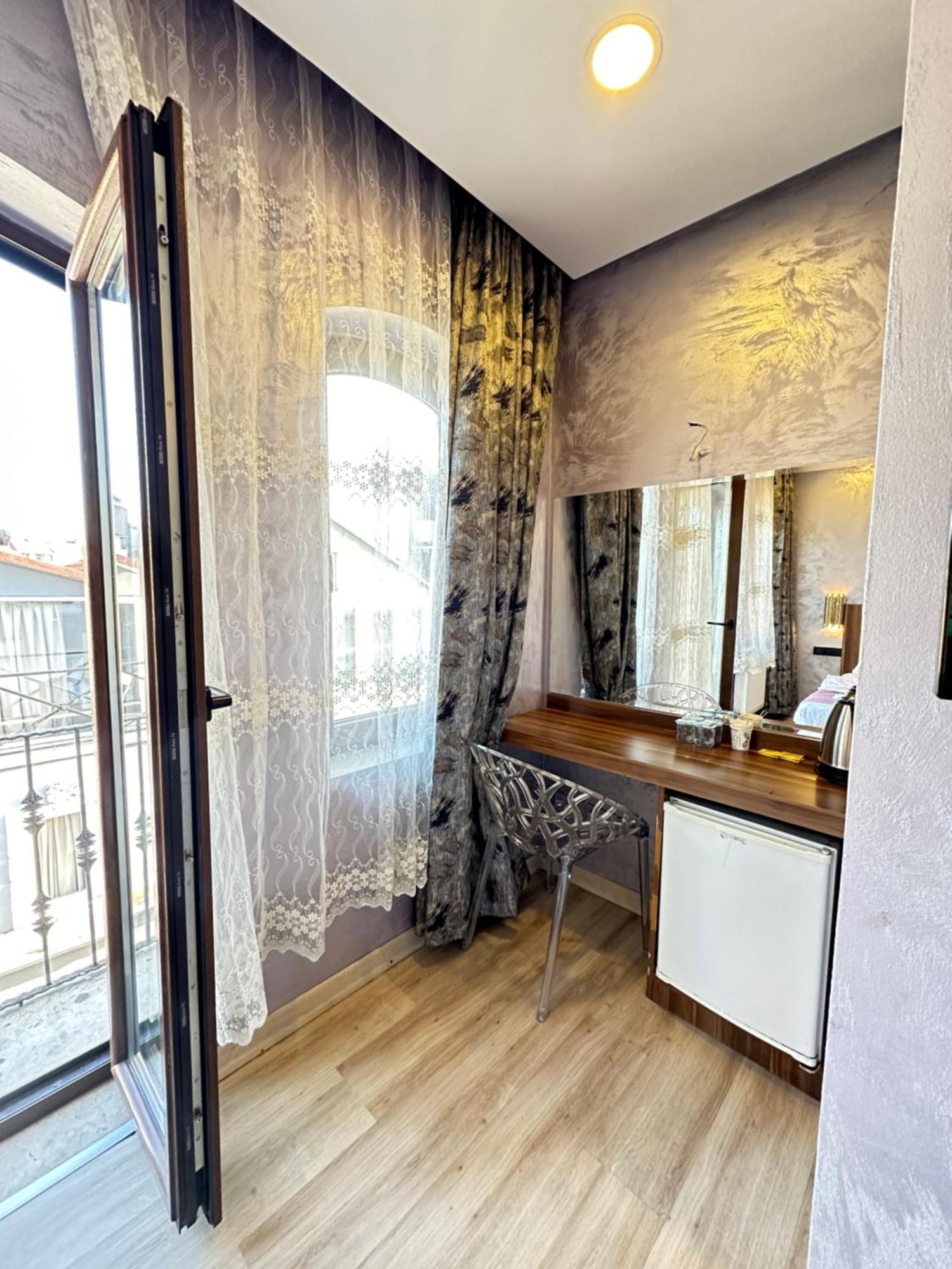 Alyon Hotel