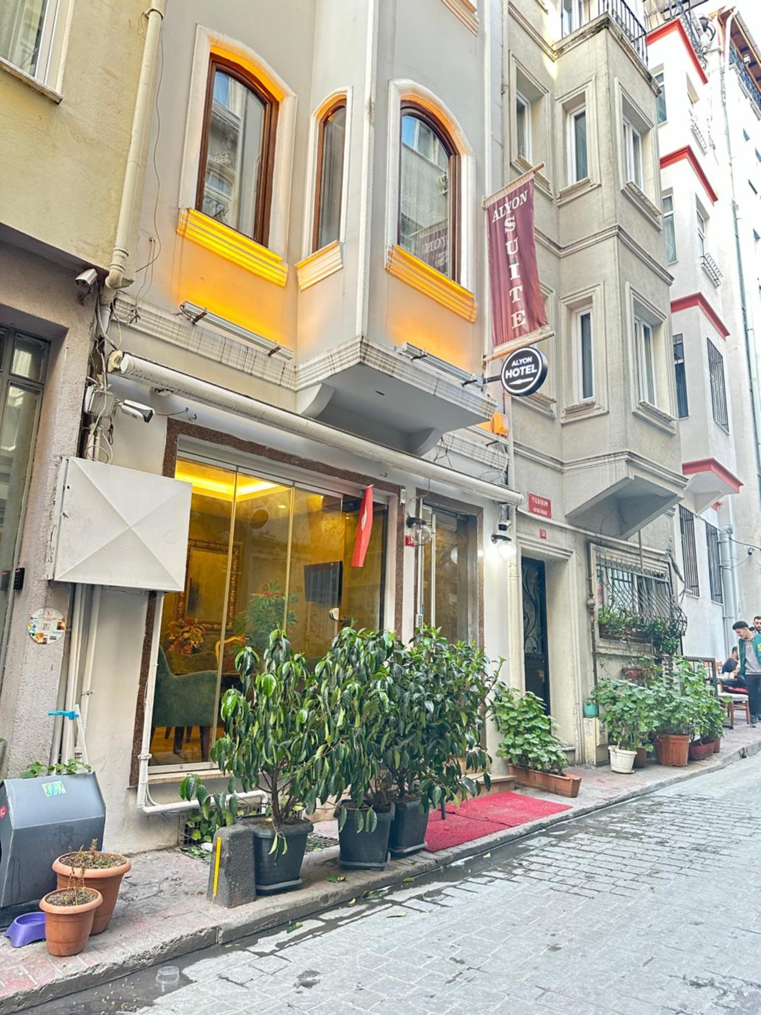 Alyon Hotel