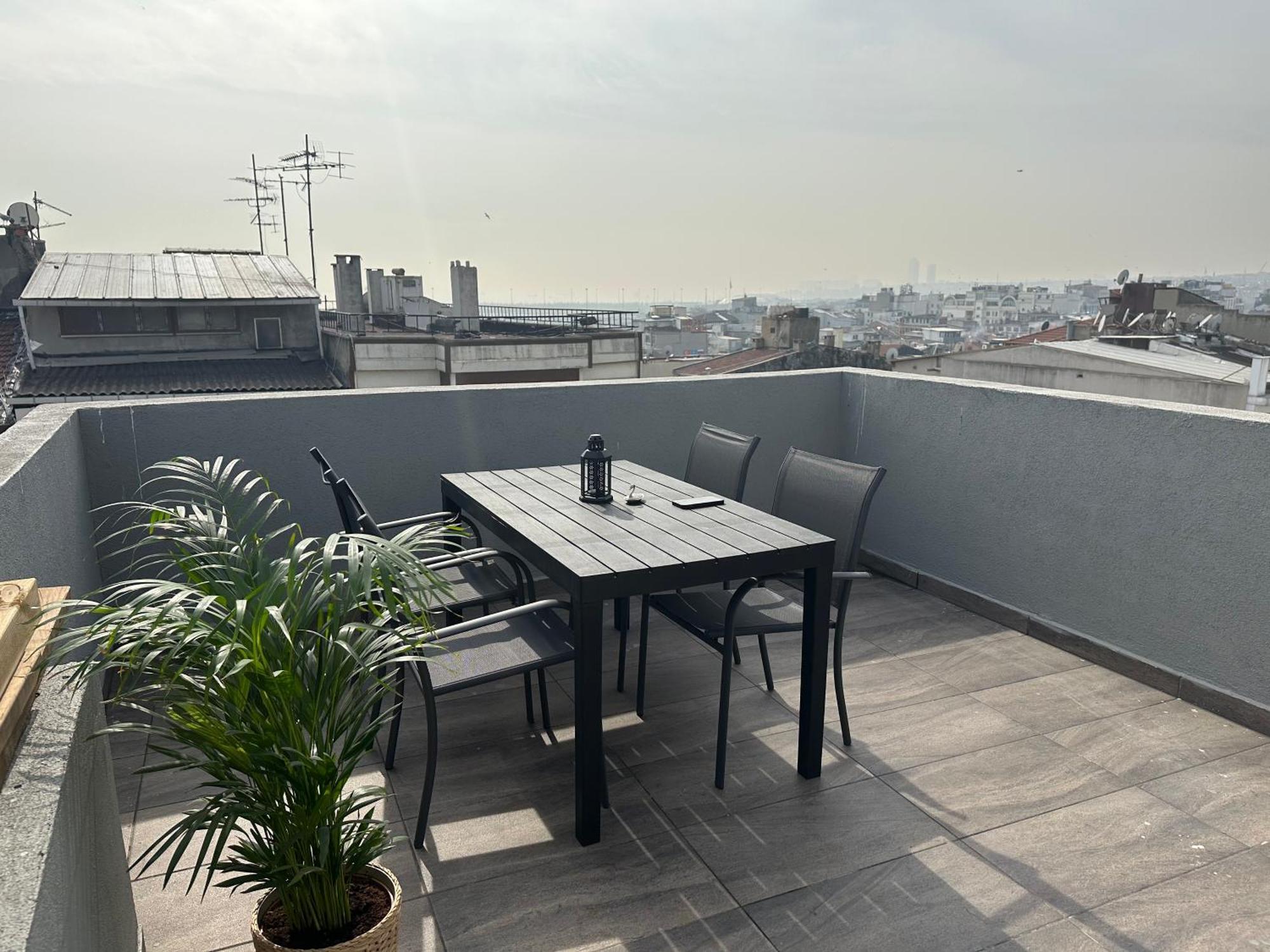 Fatih Merkezi Lokasyon Guzel Teras Manzarasi Apartamento