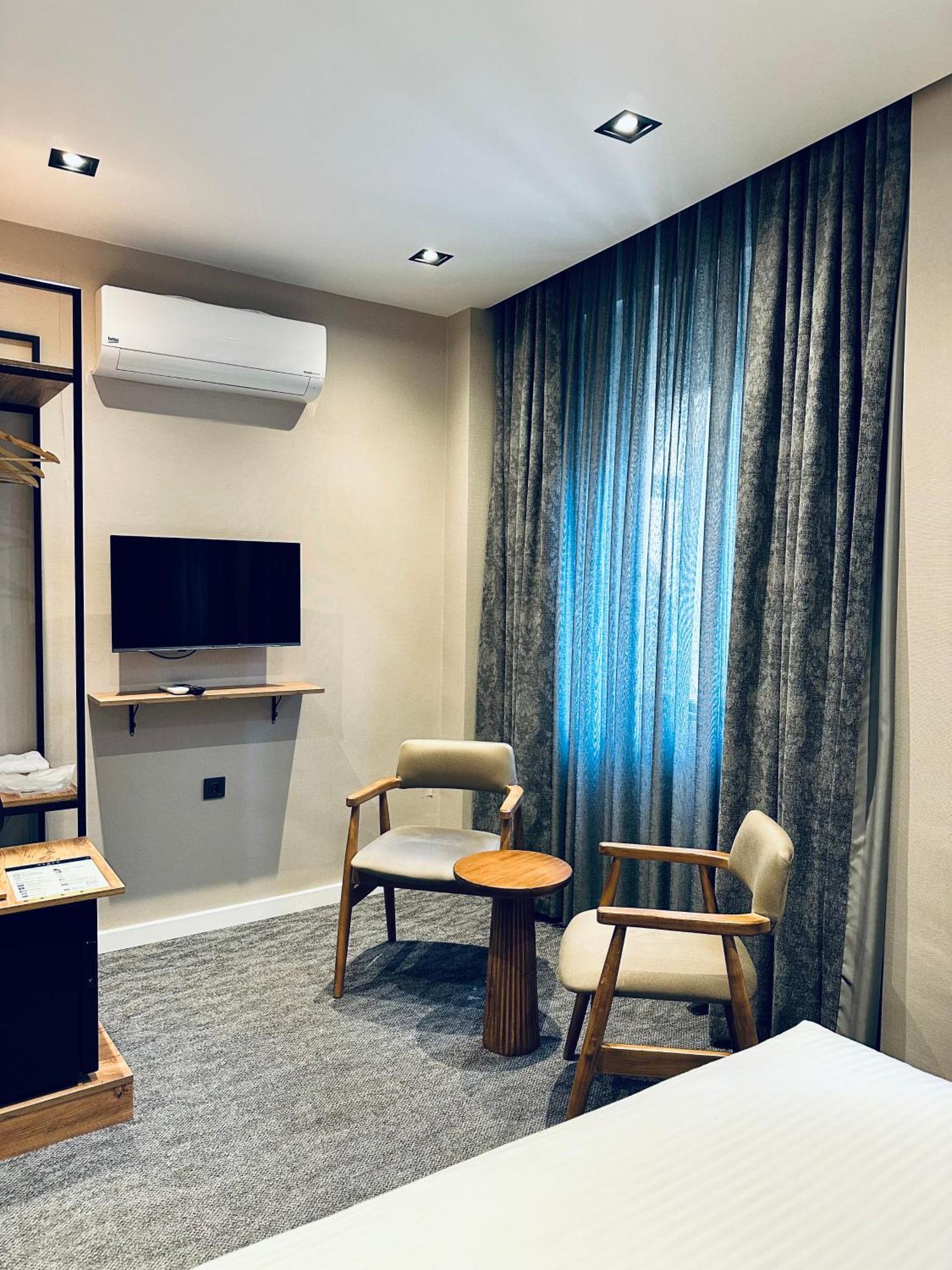Hotel Reexe *