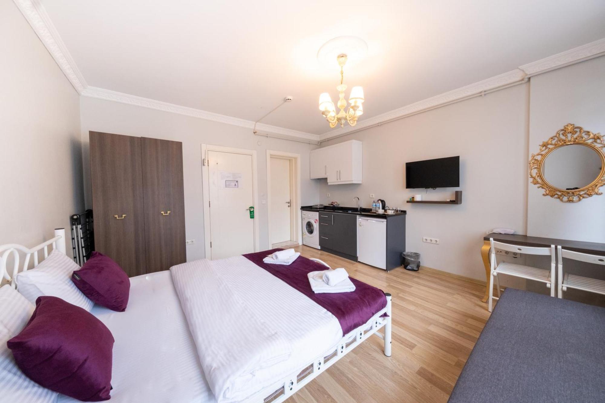 The Luxury Frame Suites Hotel *