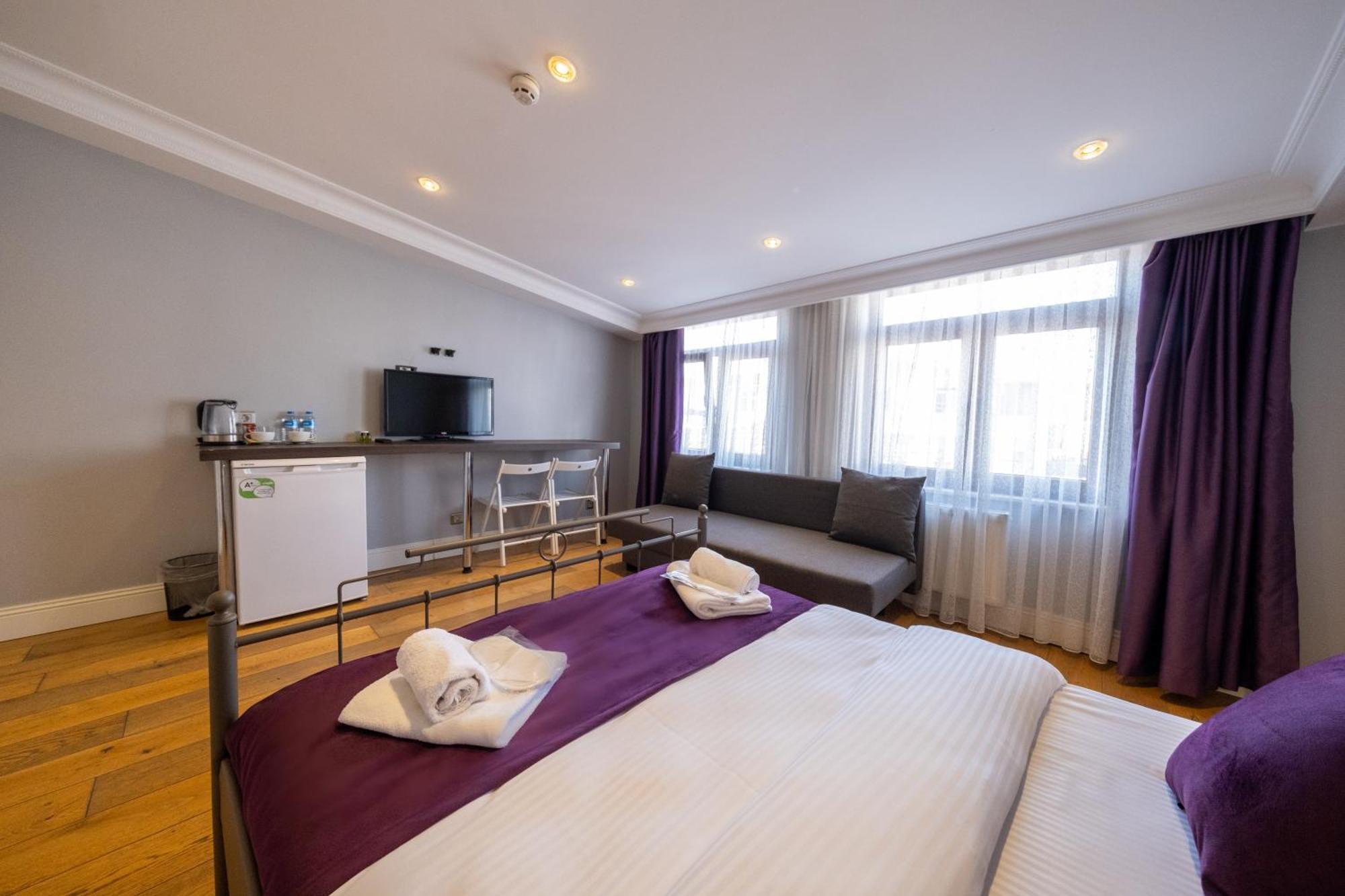 The Luxury Frame Suites *