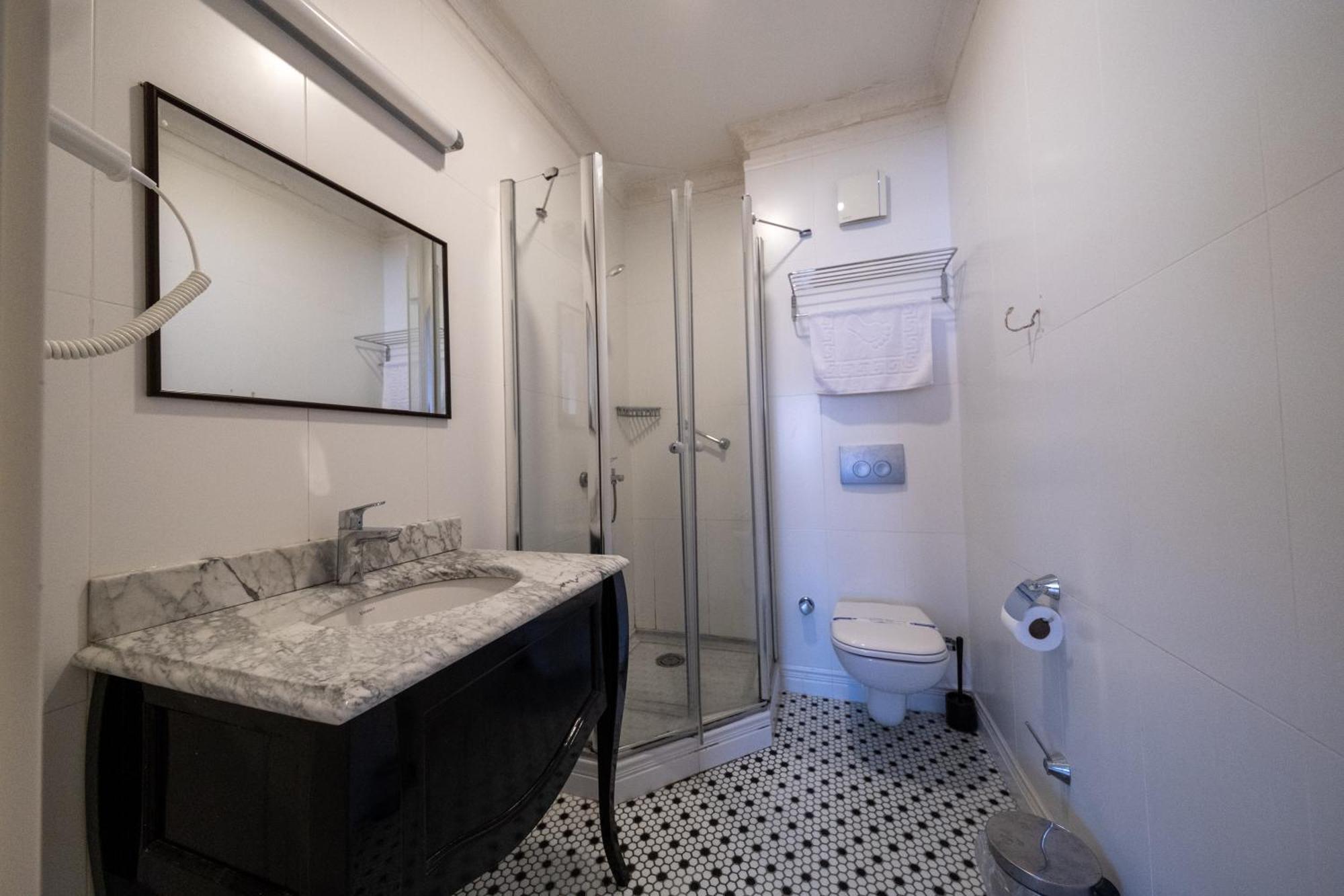 The Luxury Frame Suites