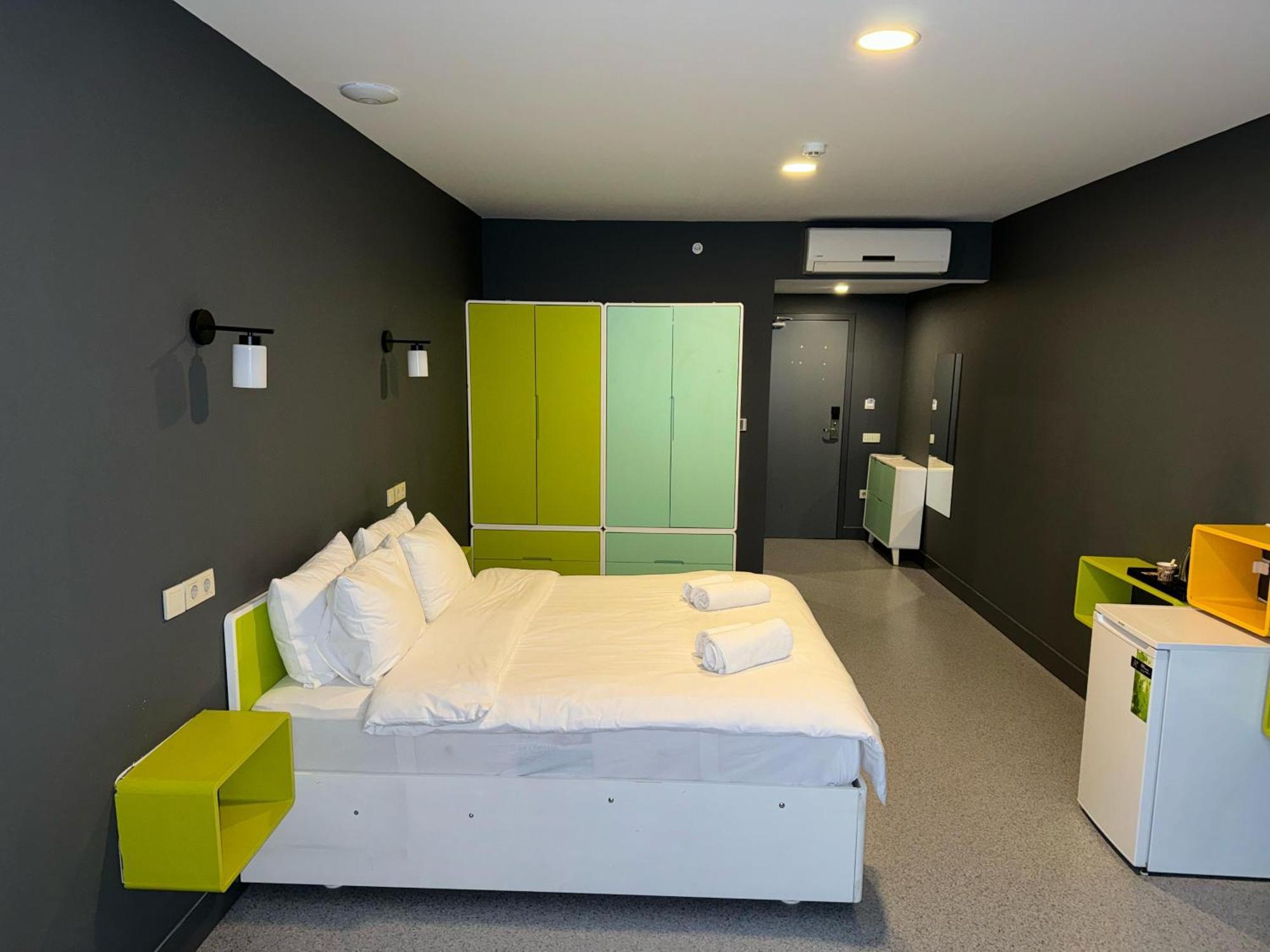 Aderans Otel