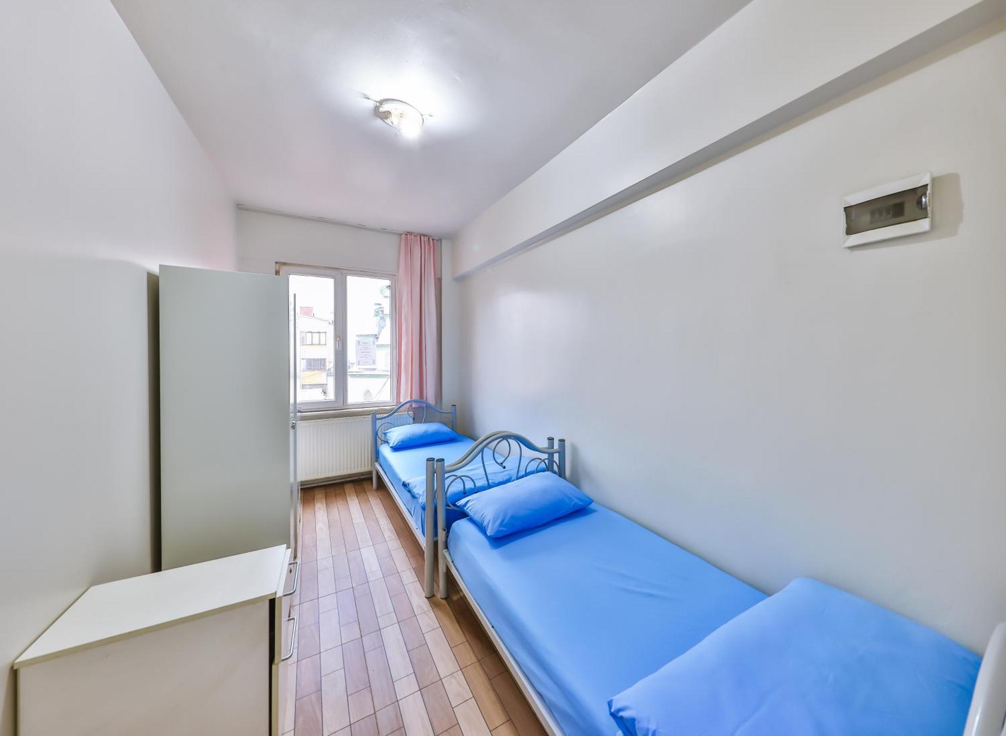 Goekce - Only Men Albergue