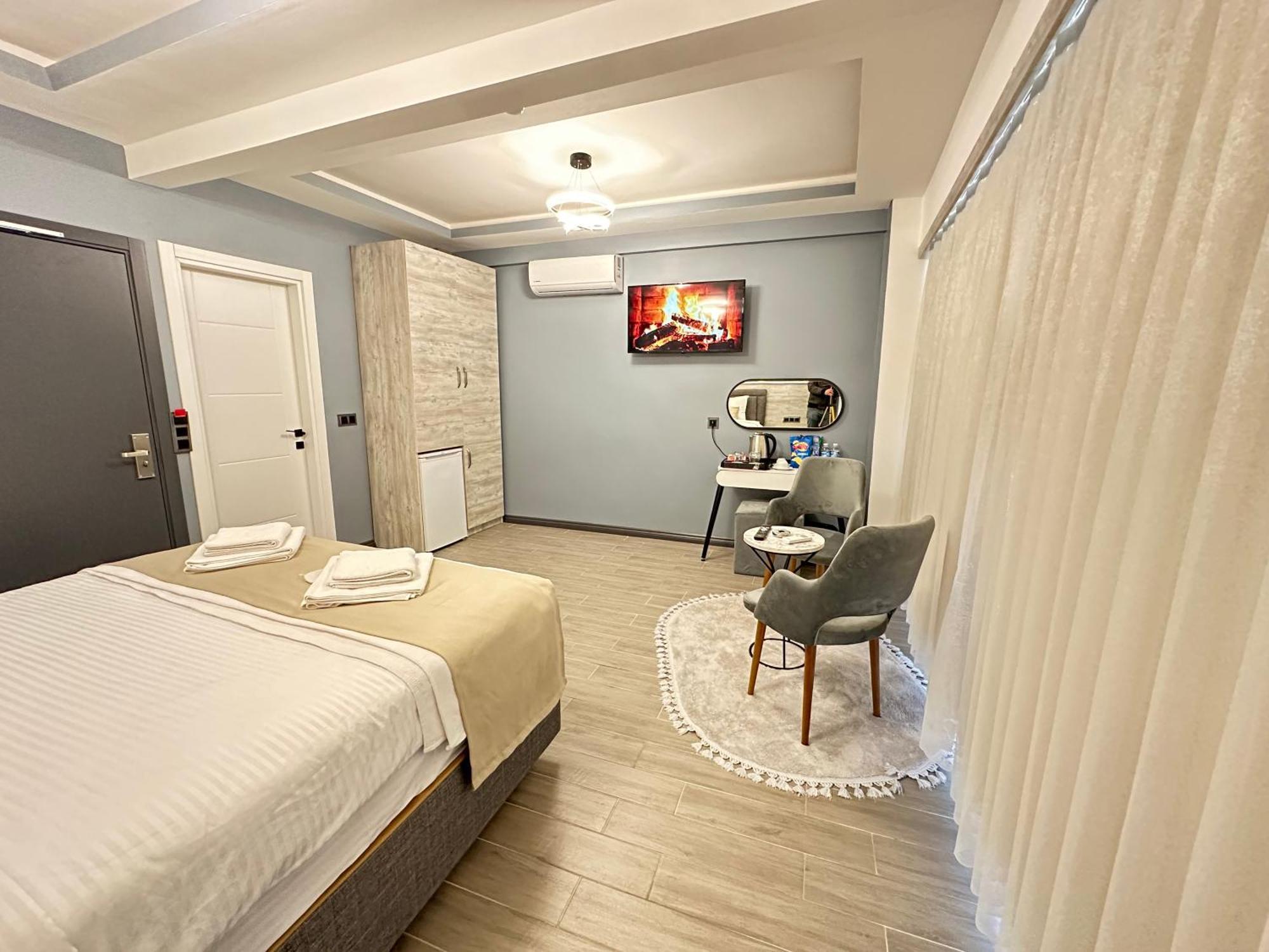 Blue Moonrise Hotel *