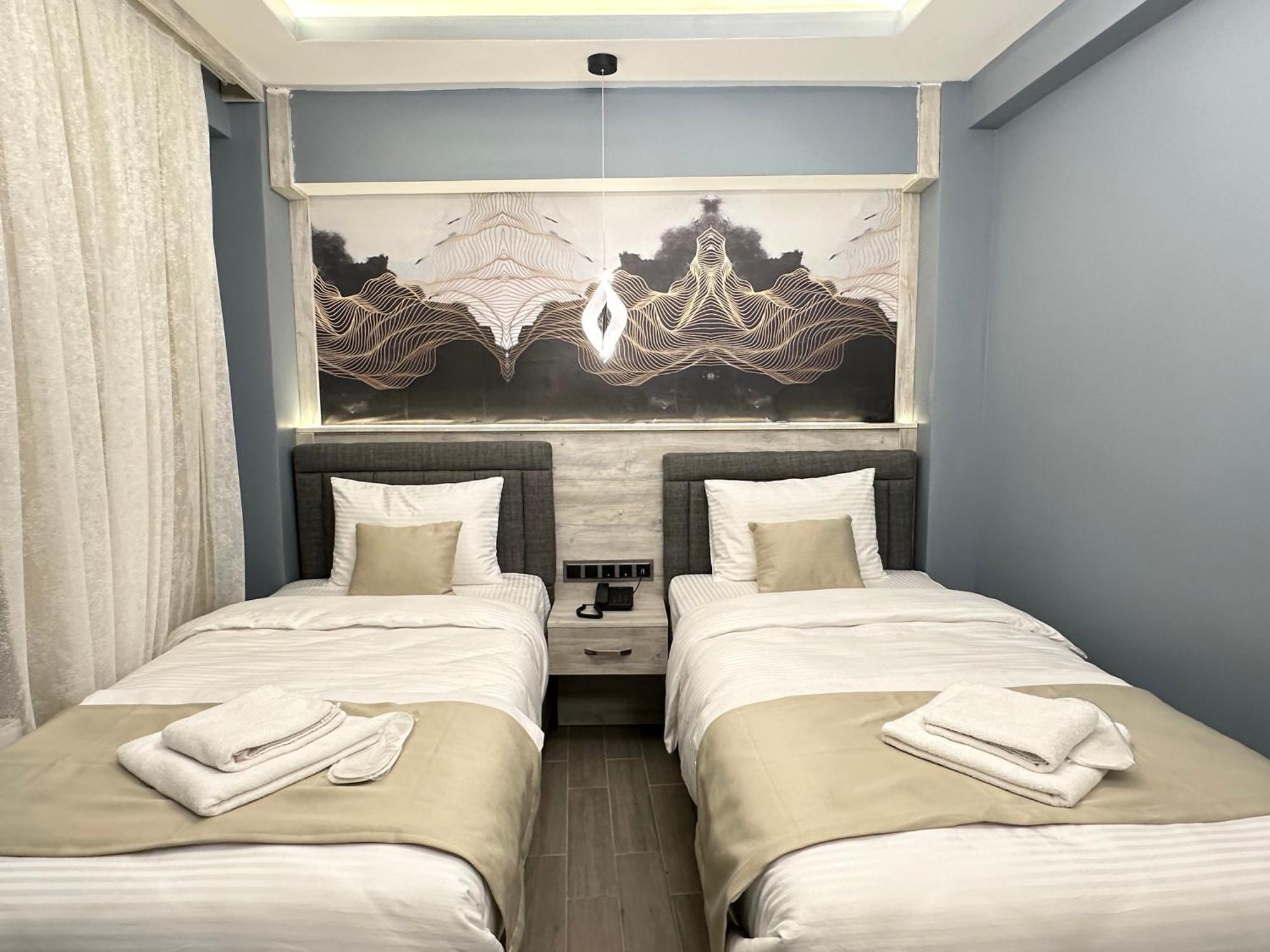 Blue Moonrise Hotel *