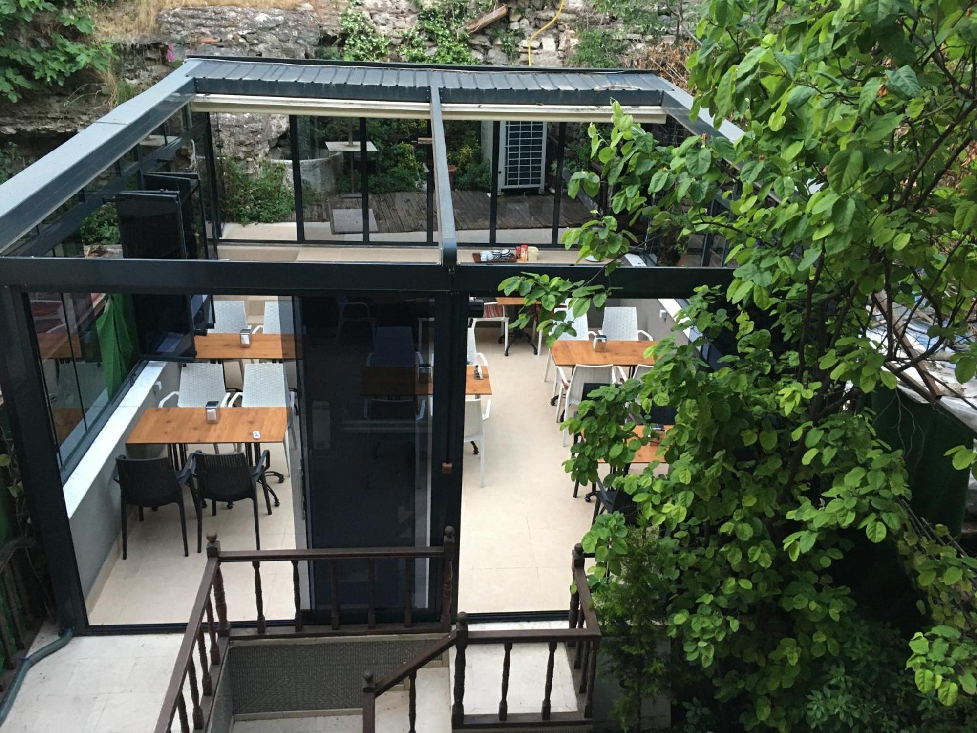 Amida House Aparthotel 2*