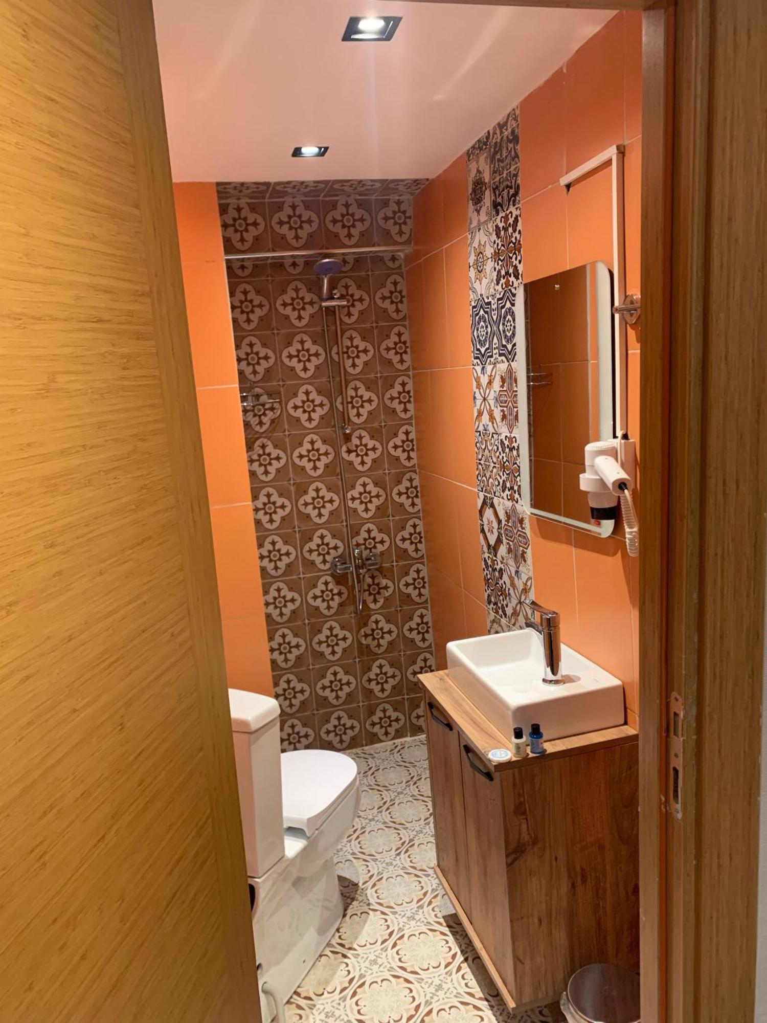 Reexe Hotel *
