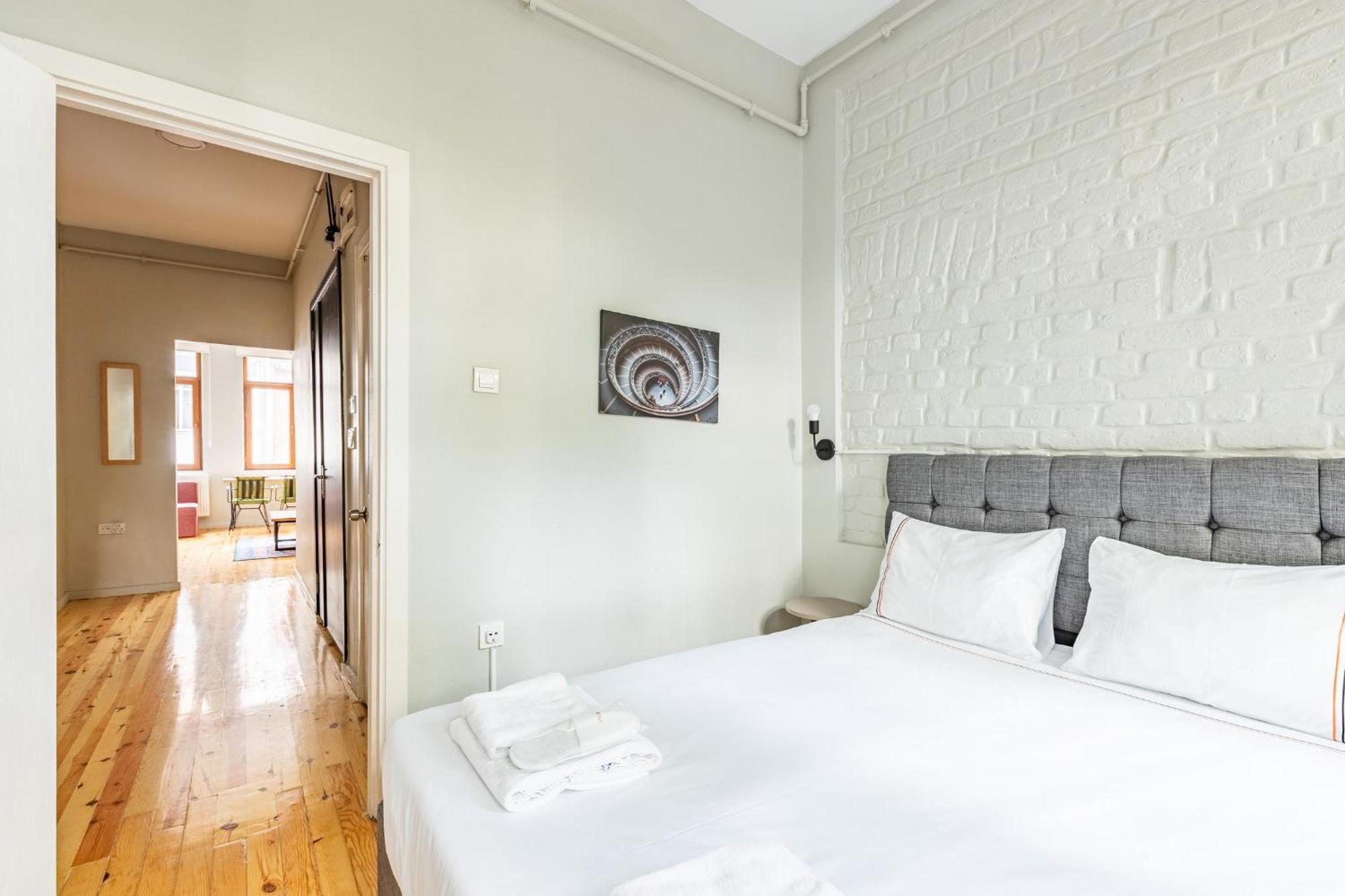 Pin Exclusive 1 Bd Taksim A3