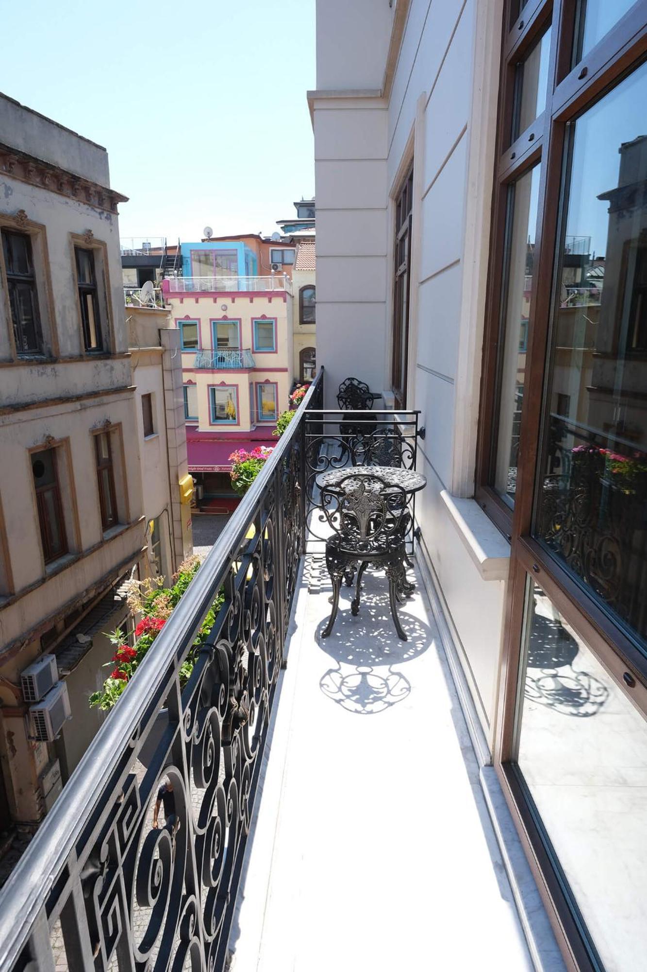 Hotel Ortakoey 2*