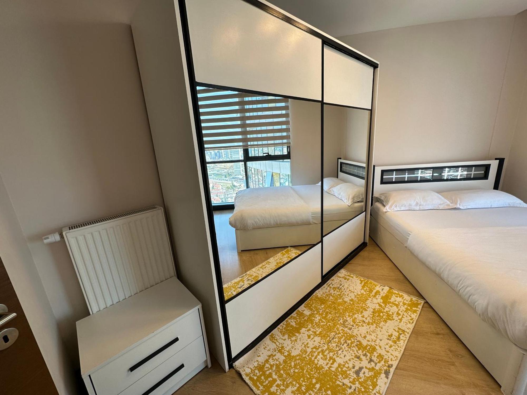 Apartment Stylish Flat-eagle Eye For