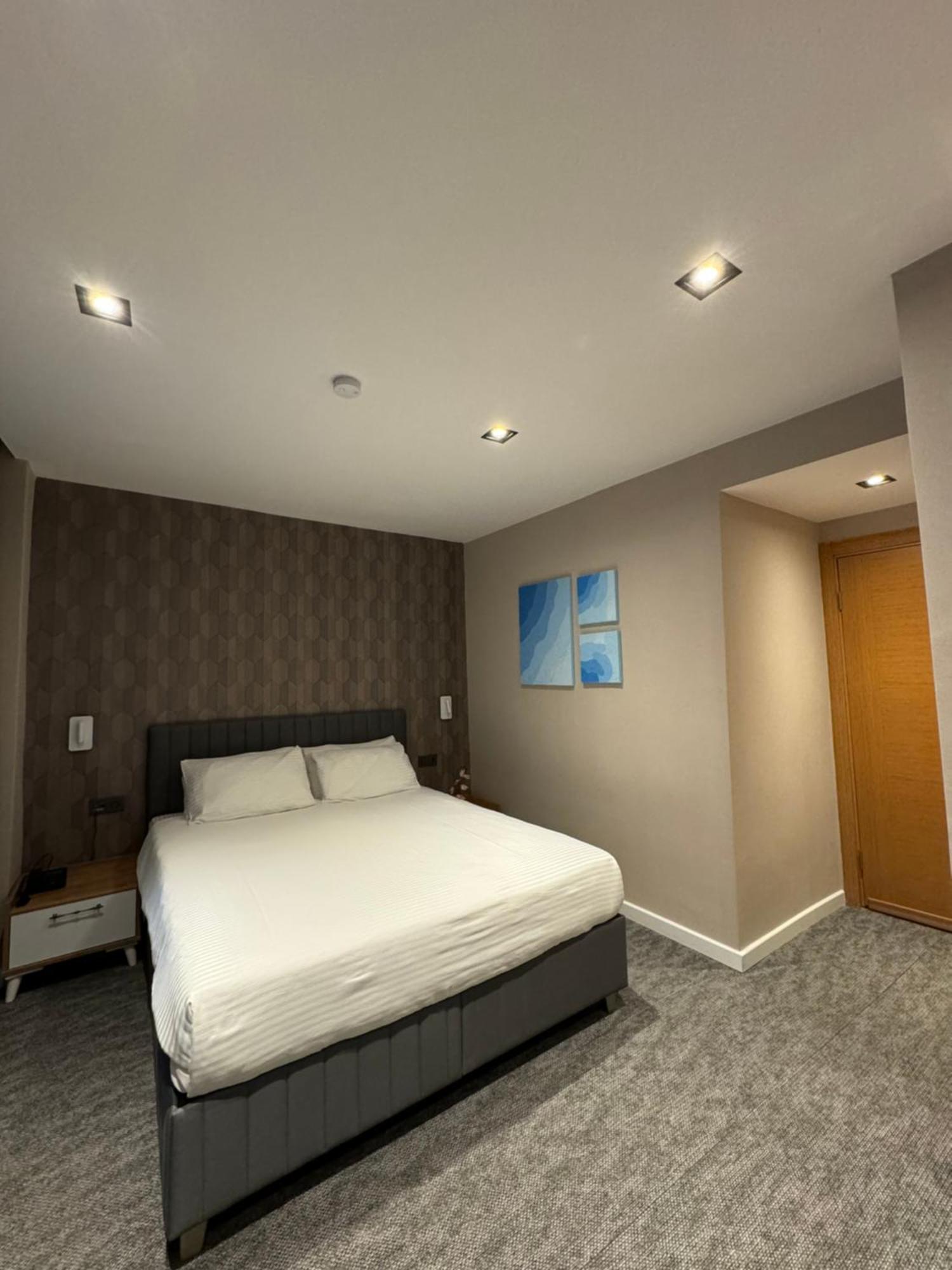 Reexe Hotel *