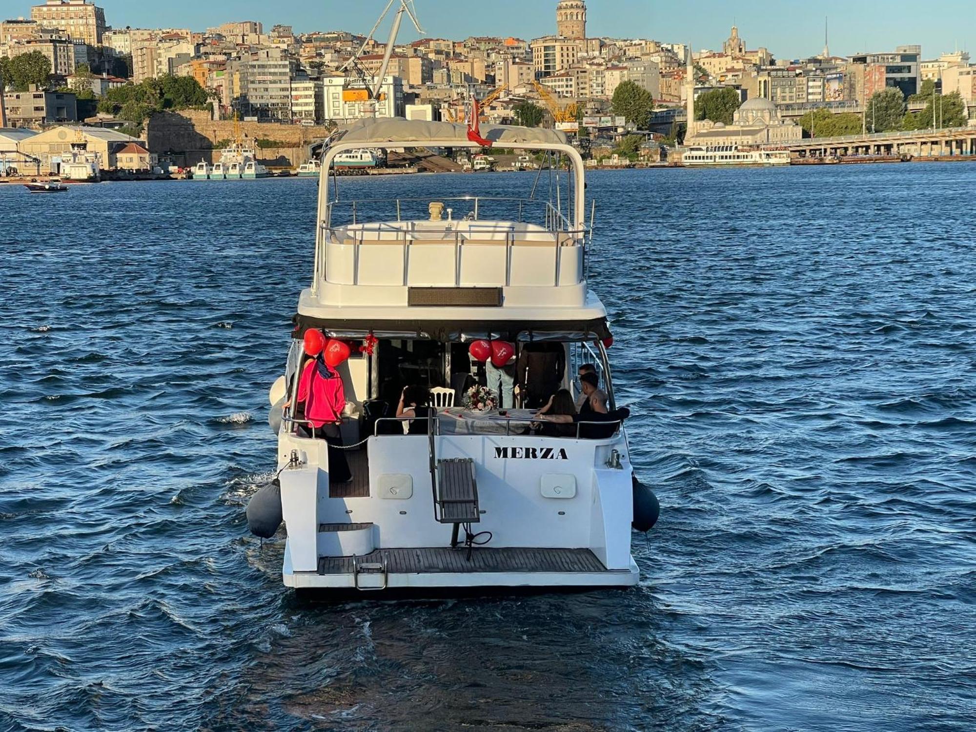Merza Yatcilik Botel