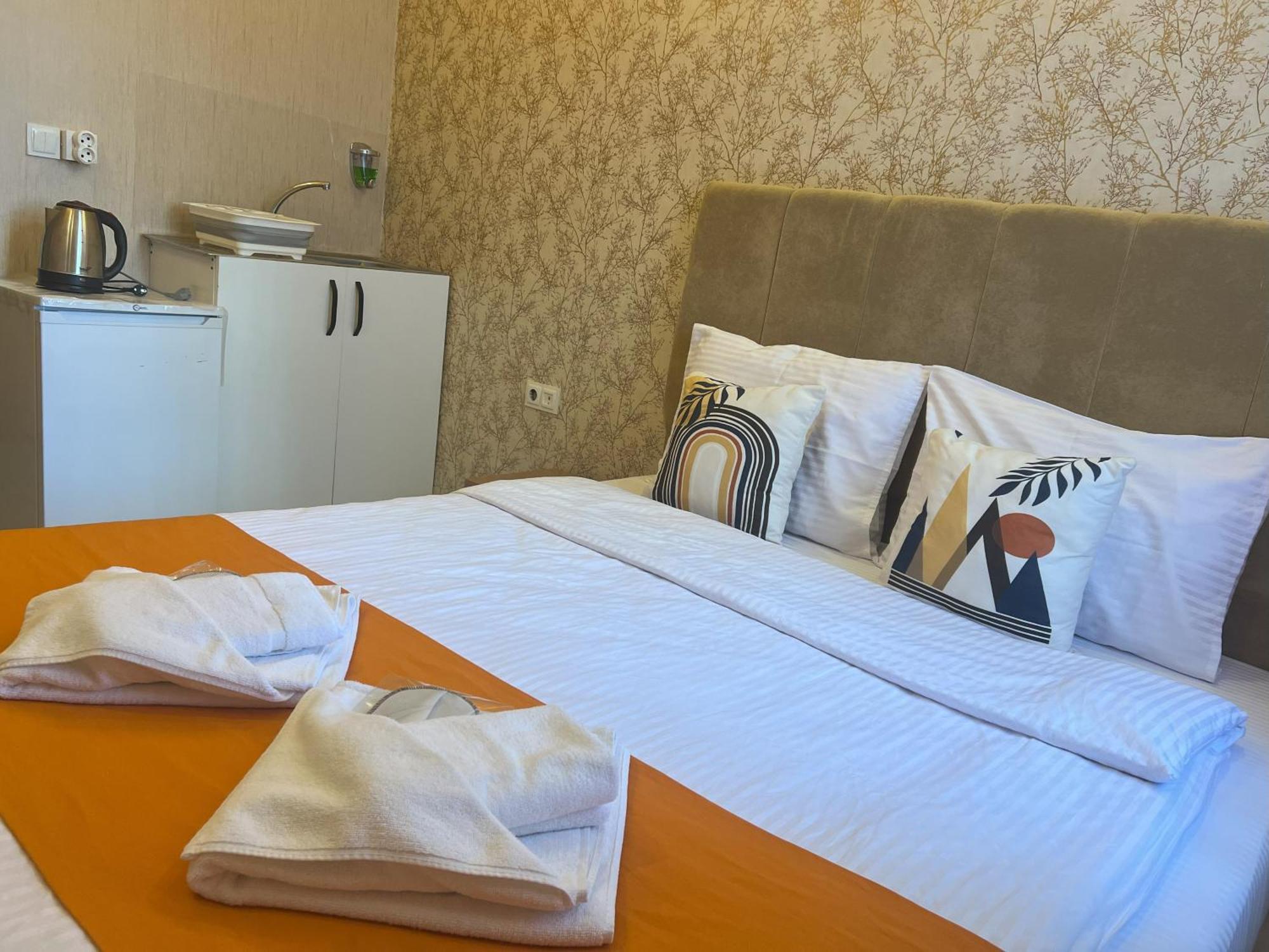 House Hotel 1