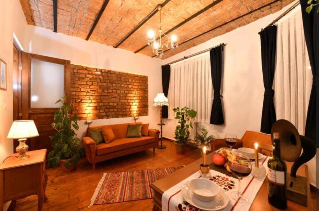 Hayyam House / Heart Of Taksim *