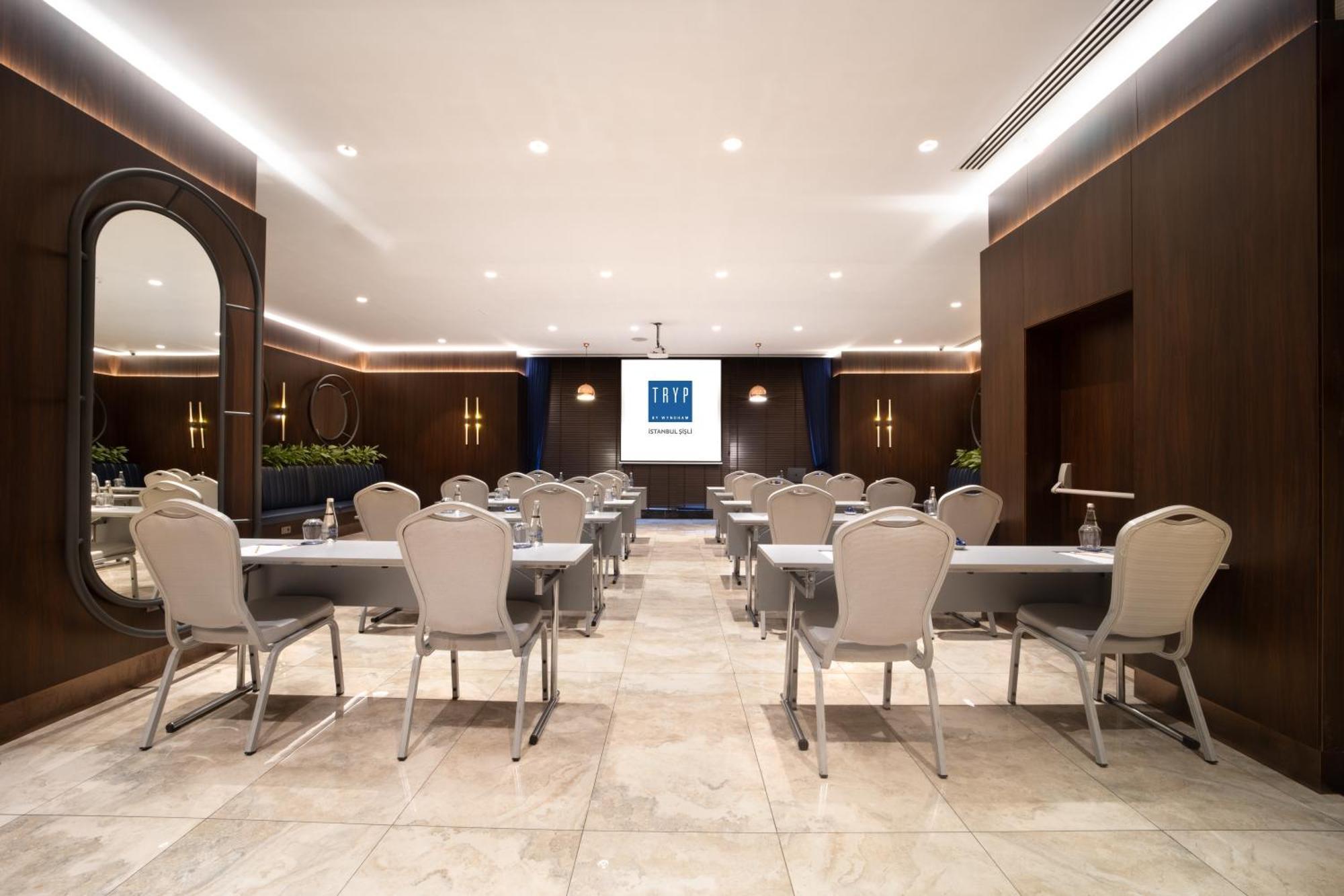 Tryp By Wyndham Sisli Hotel 4*