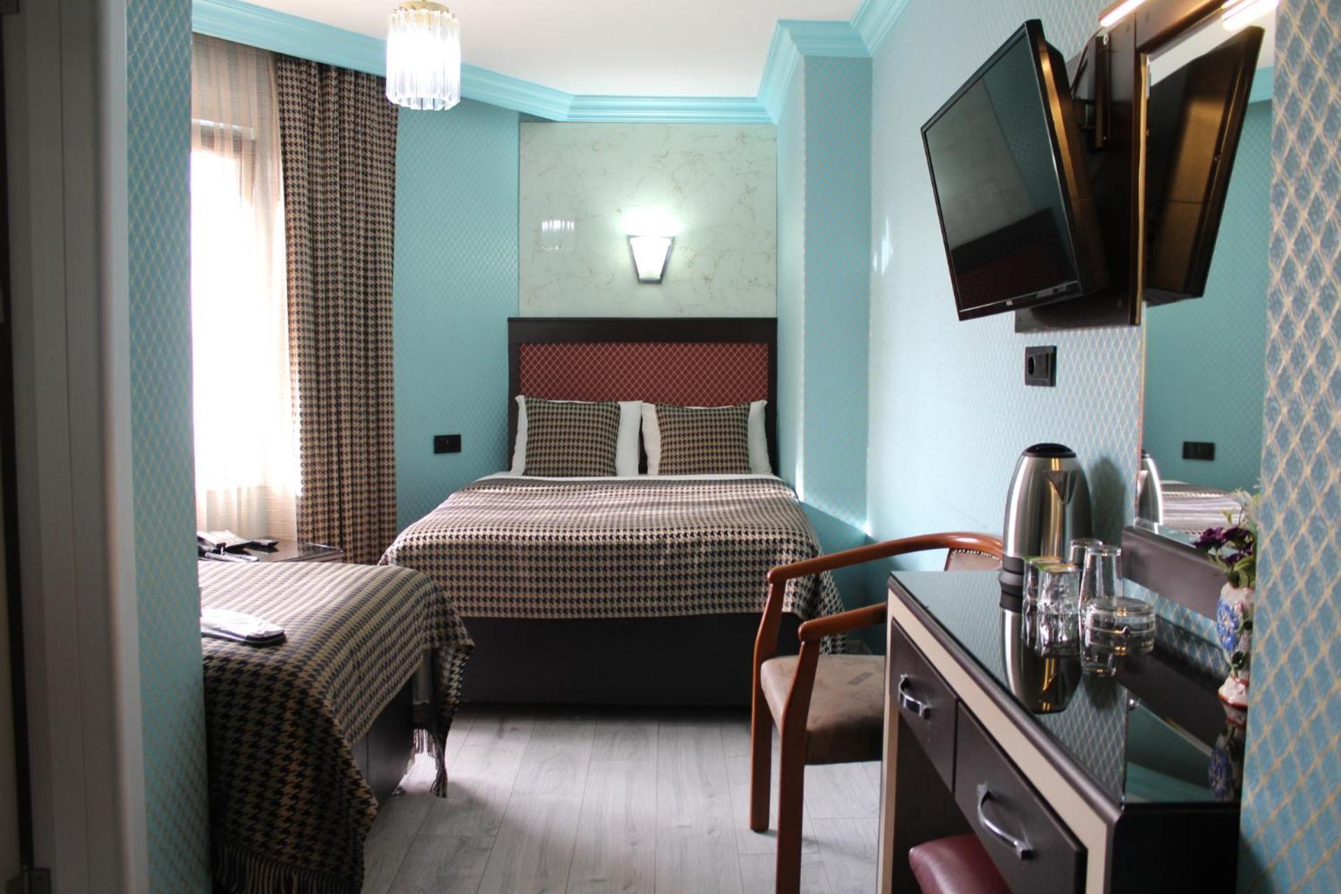 Falcon Hotel 2*
