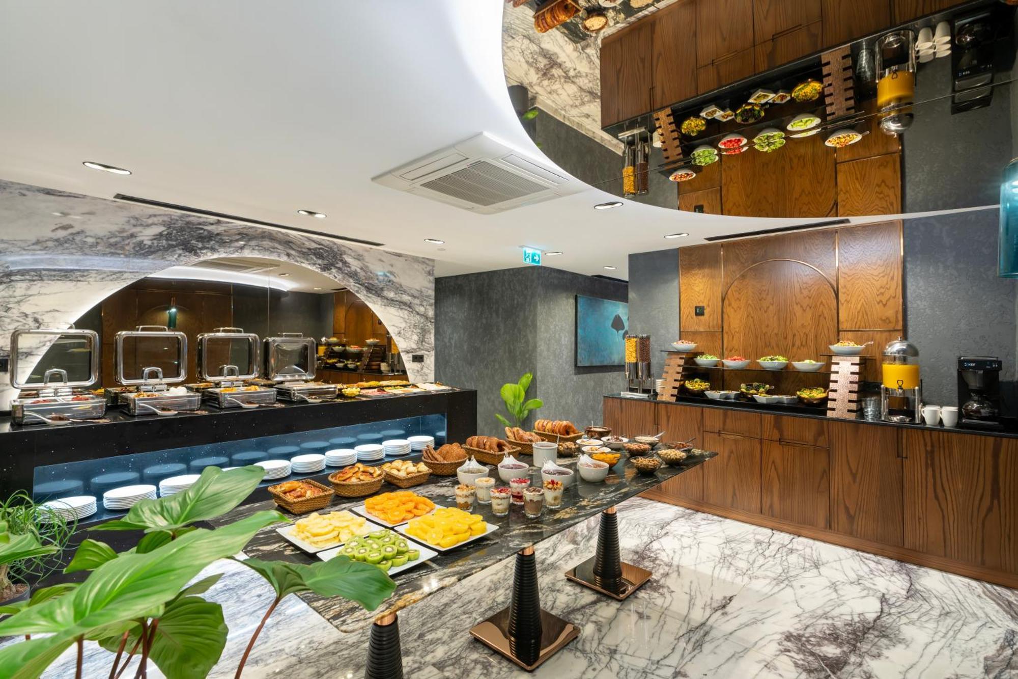 Nex Center Hotel