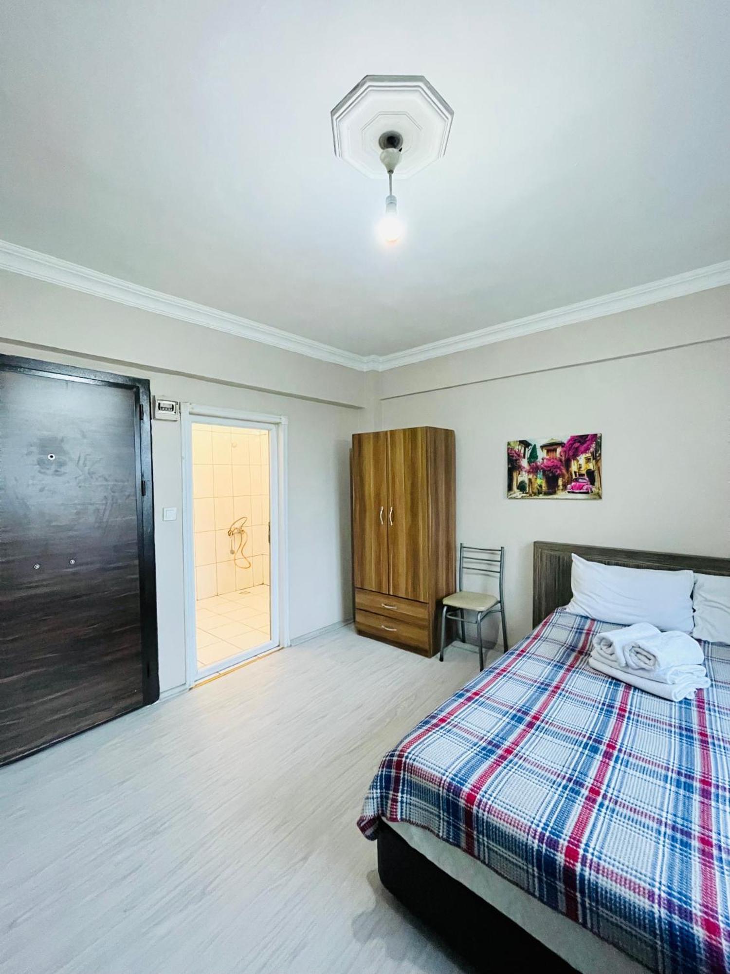 71 Aparthotel *