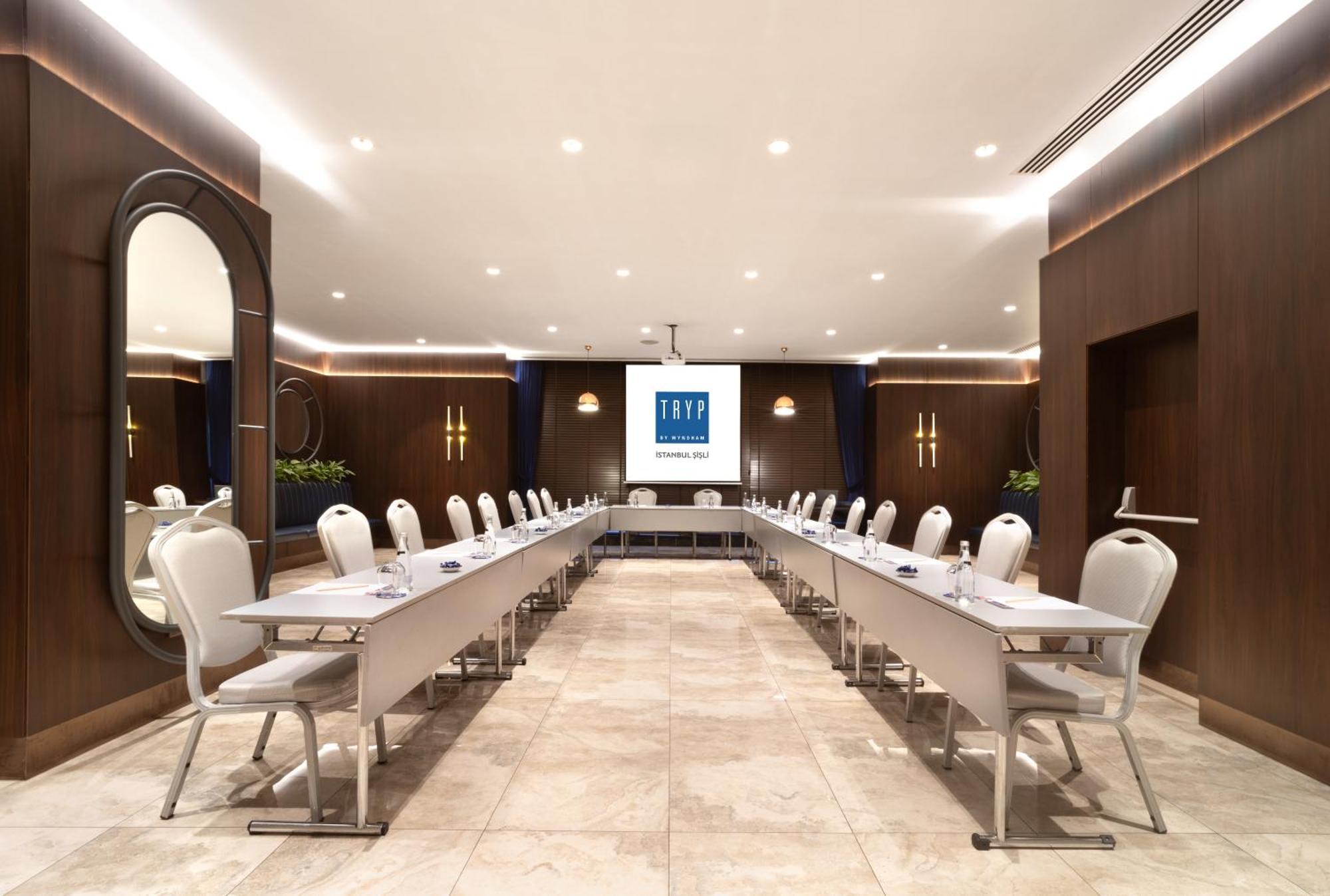 Tryp By Wyndham Sisli Hotel