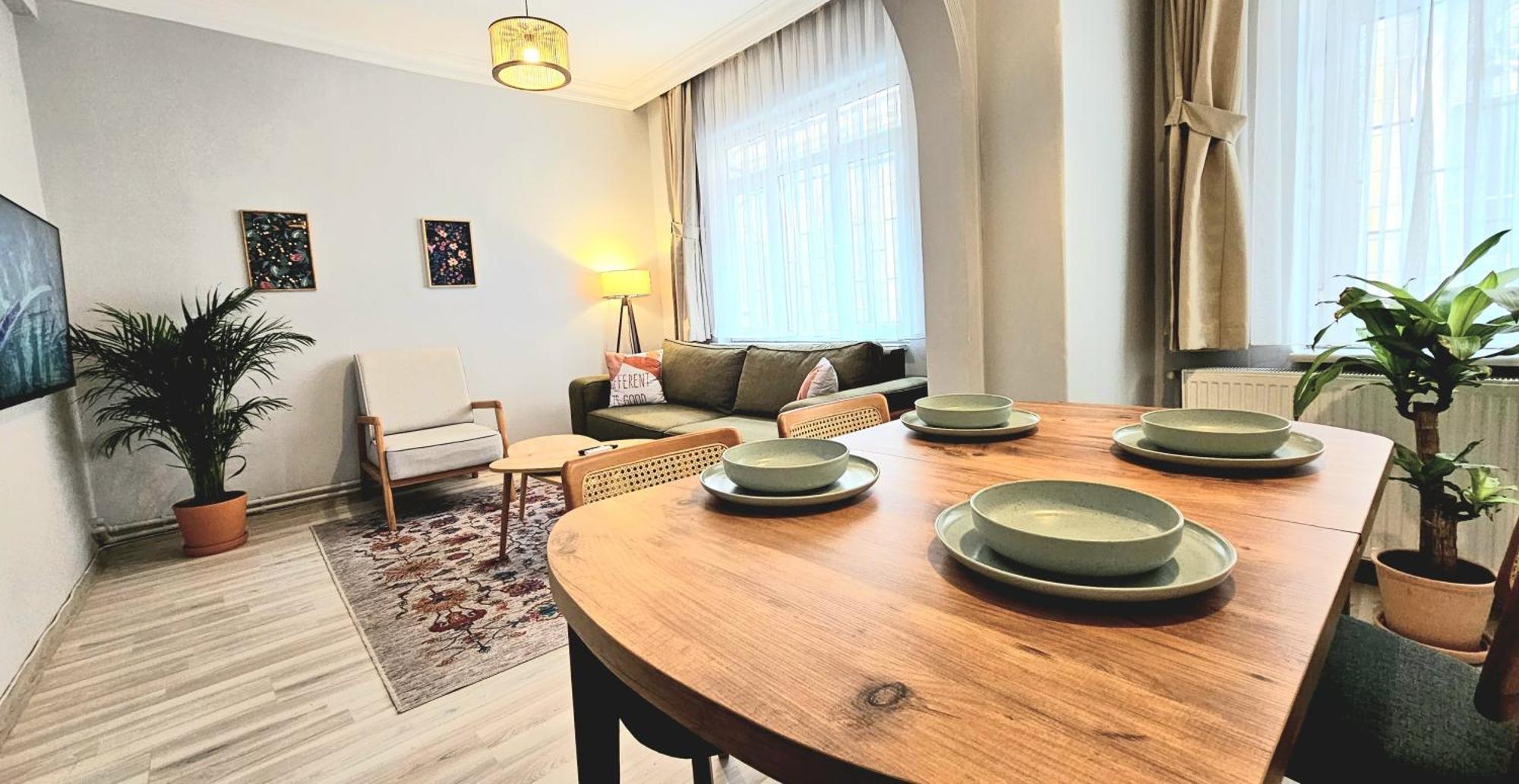 New - Luxury - Spacious Flats At The Center