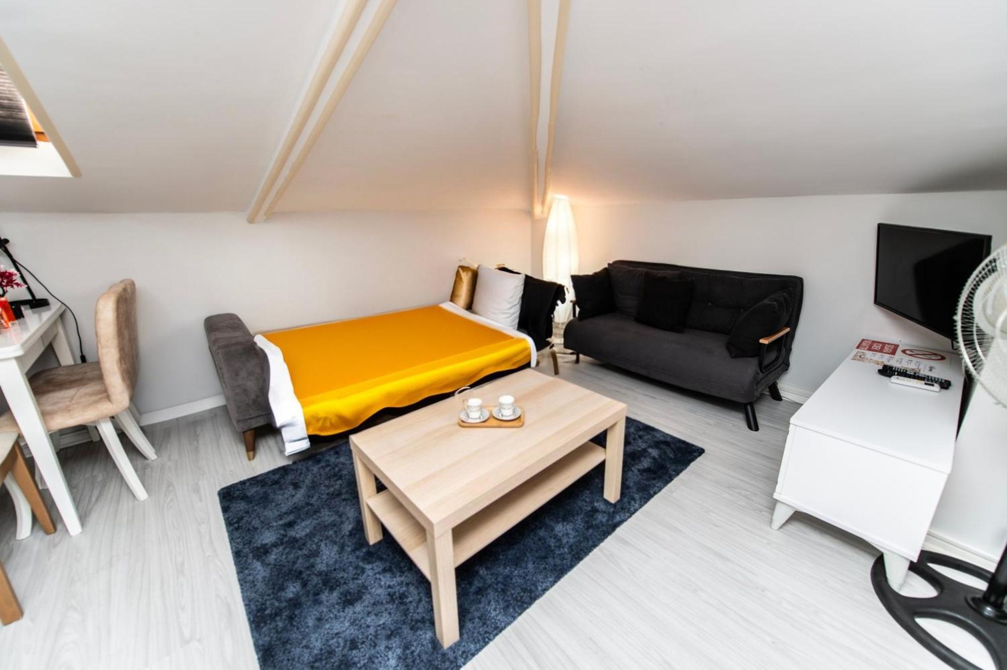 Dach Wochnung Mit Terrasse Homestay *