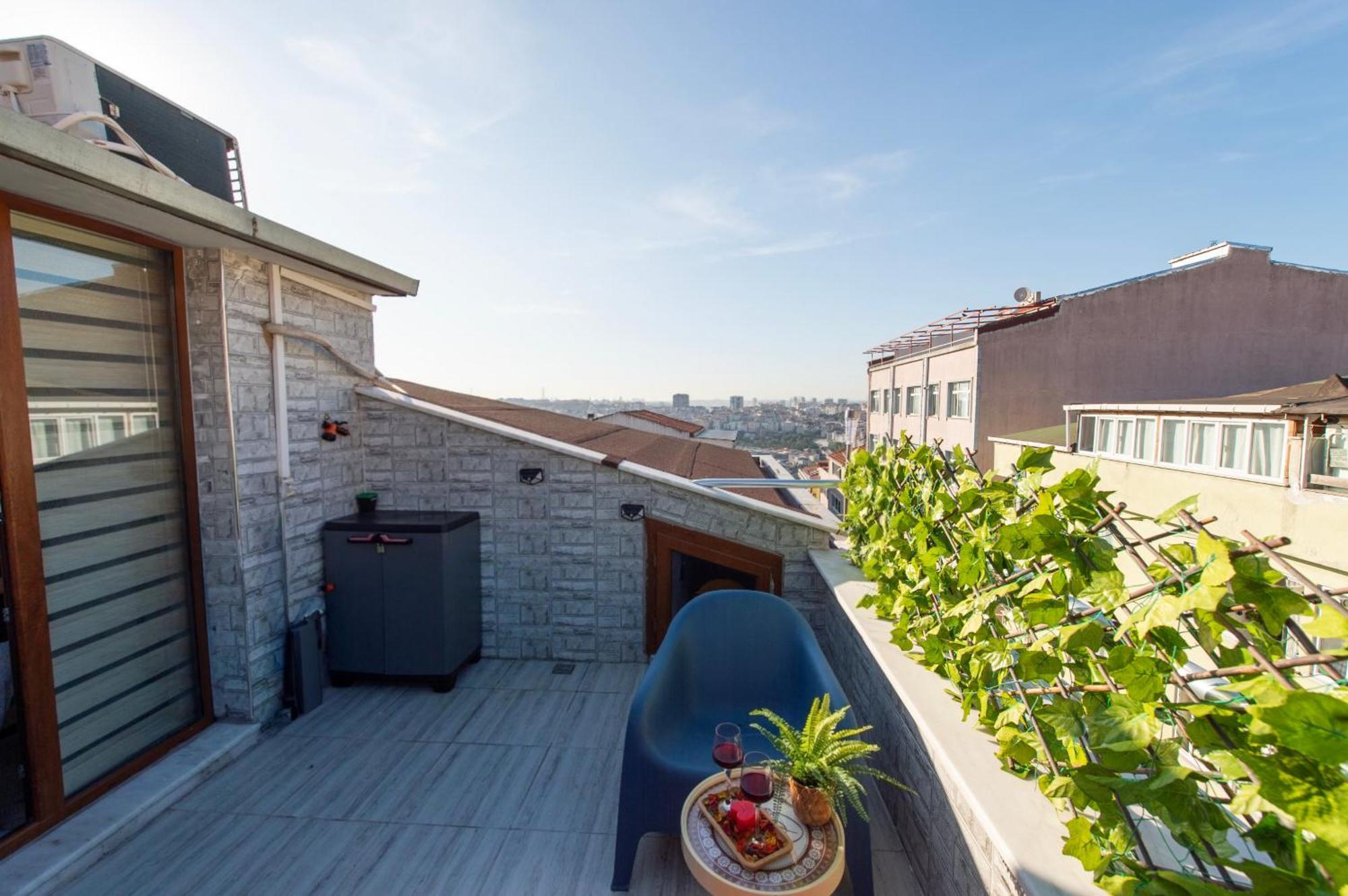 Dach Wochnung Mit Terrasse Homestay Istanbul