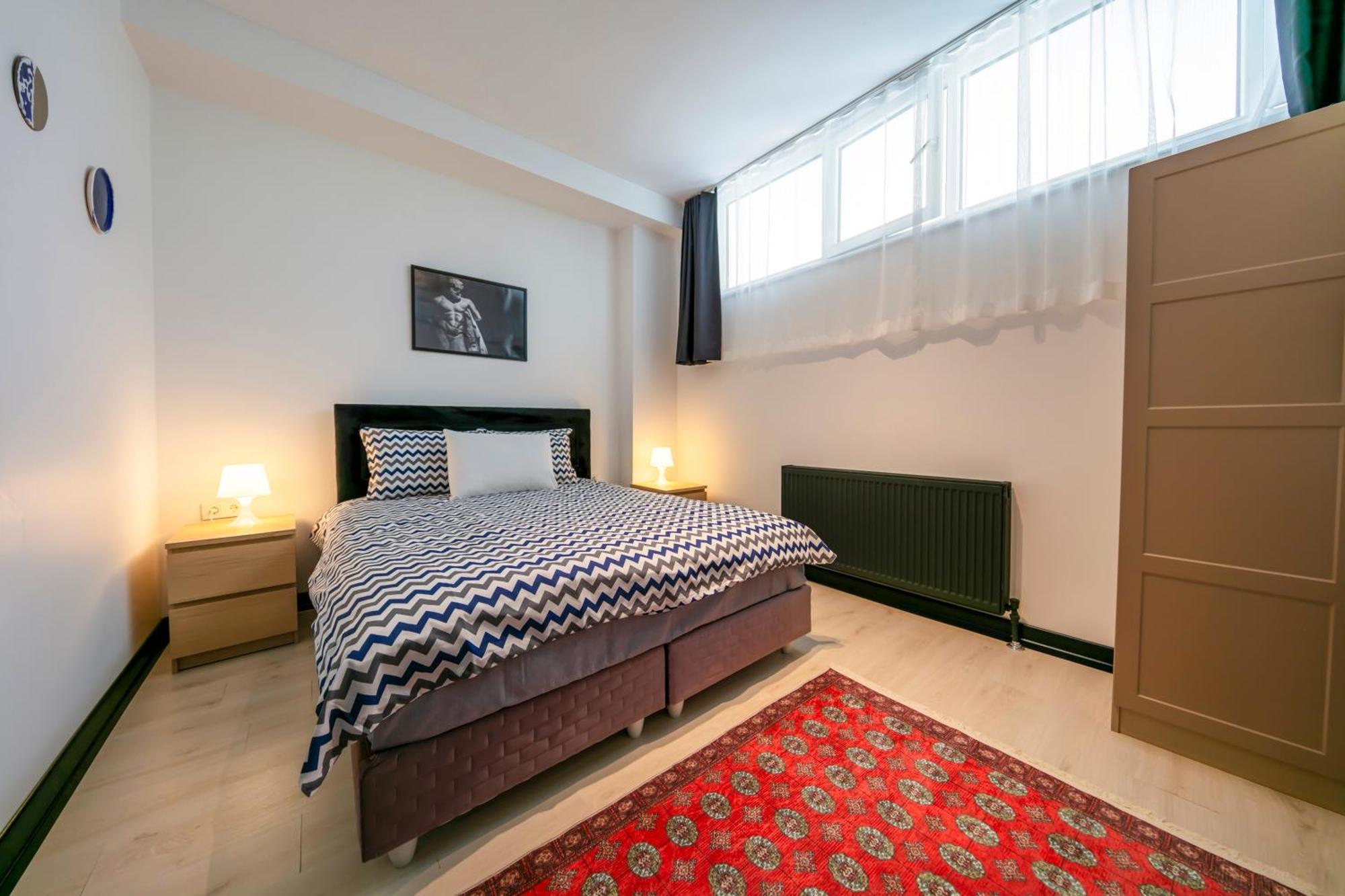 Hexa Aparthotel *