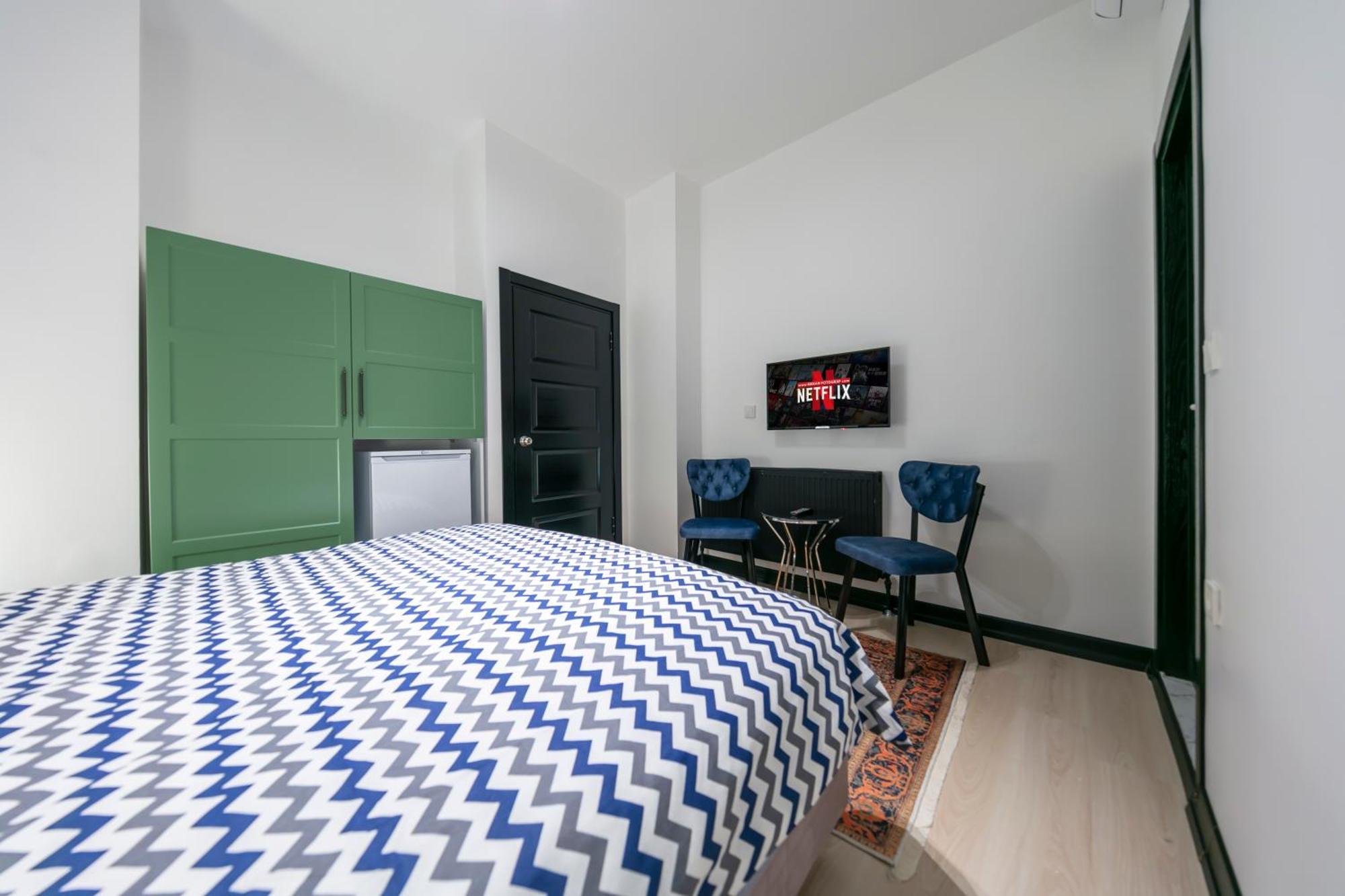 Hexa Aparthotel *