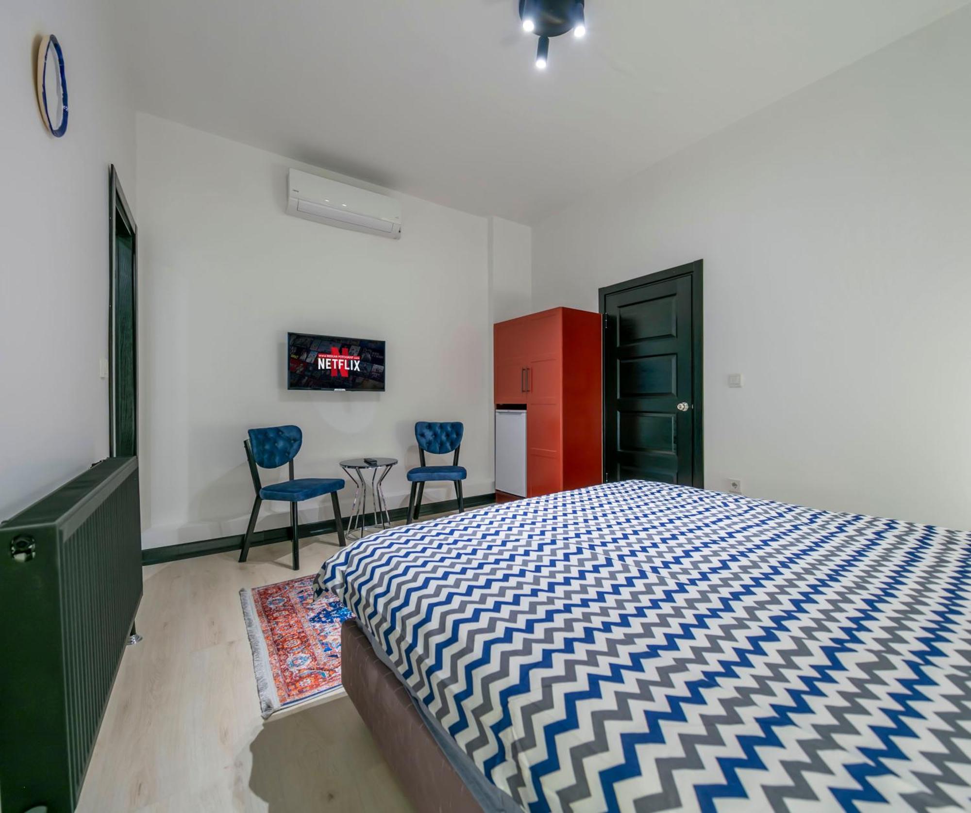 Hexa Aparthotel *