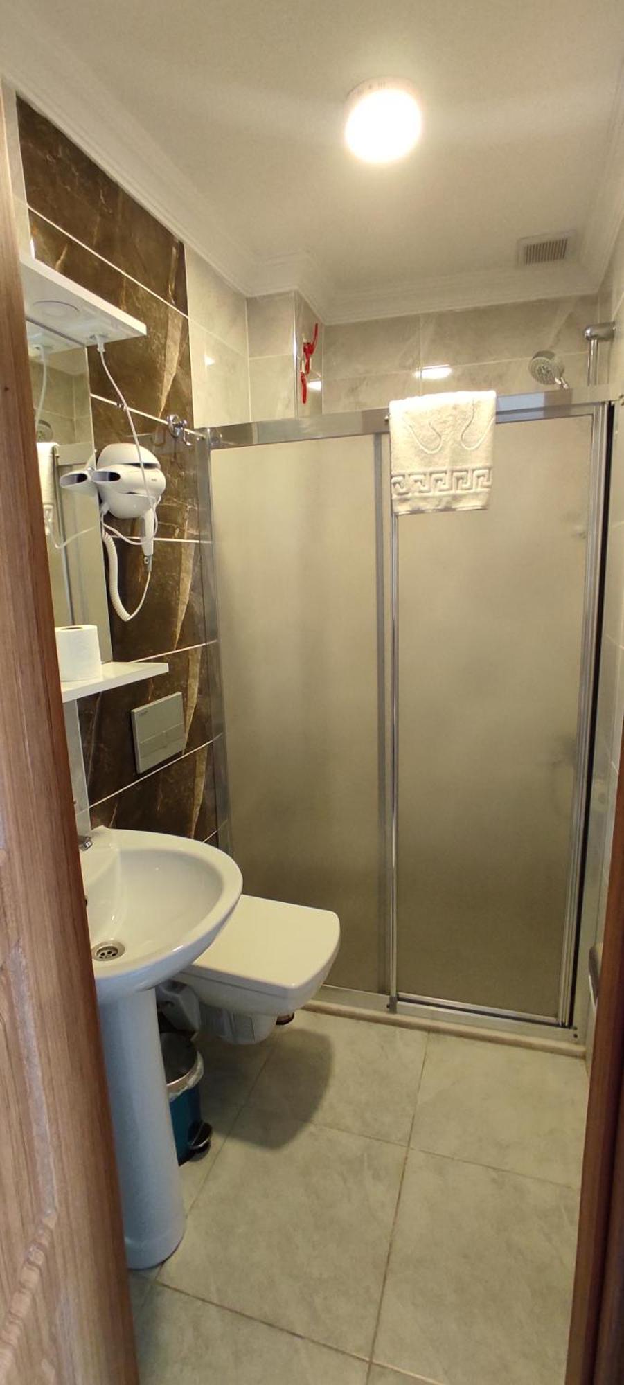Biter Otel