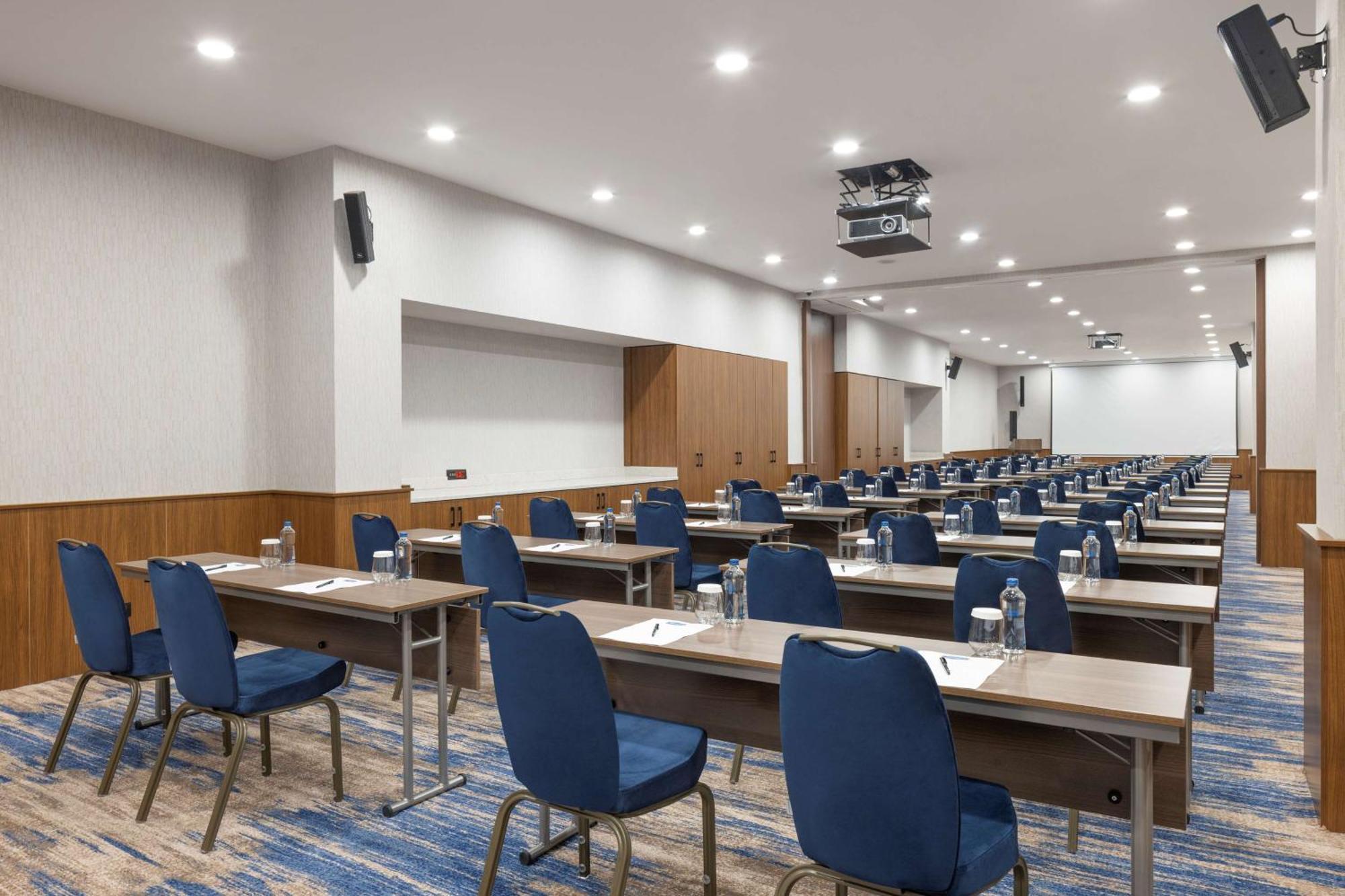 Hampton By Hilton Airport, Arnavutkoy Istanbul