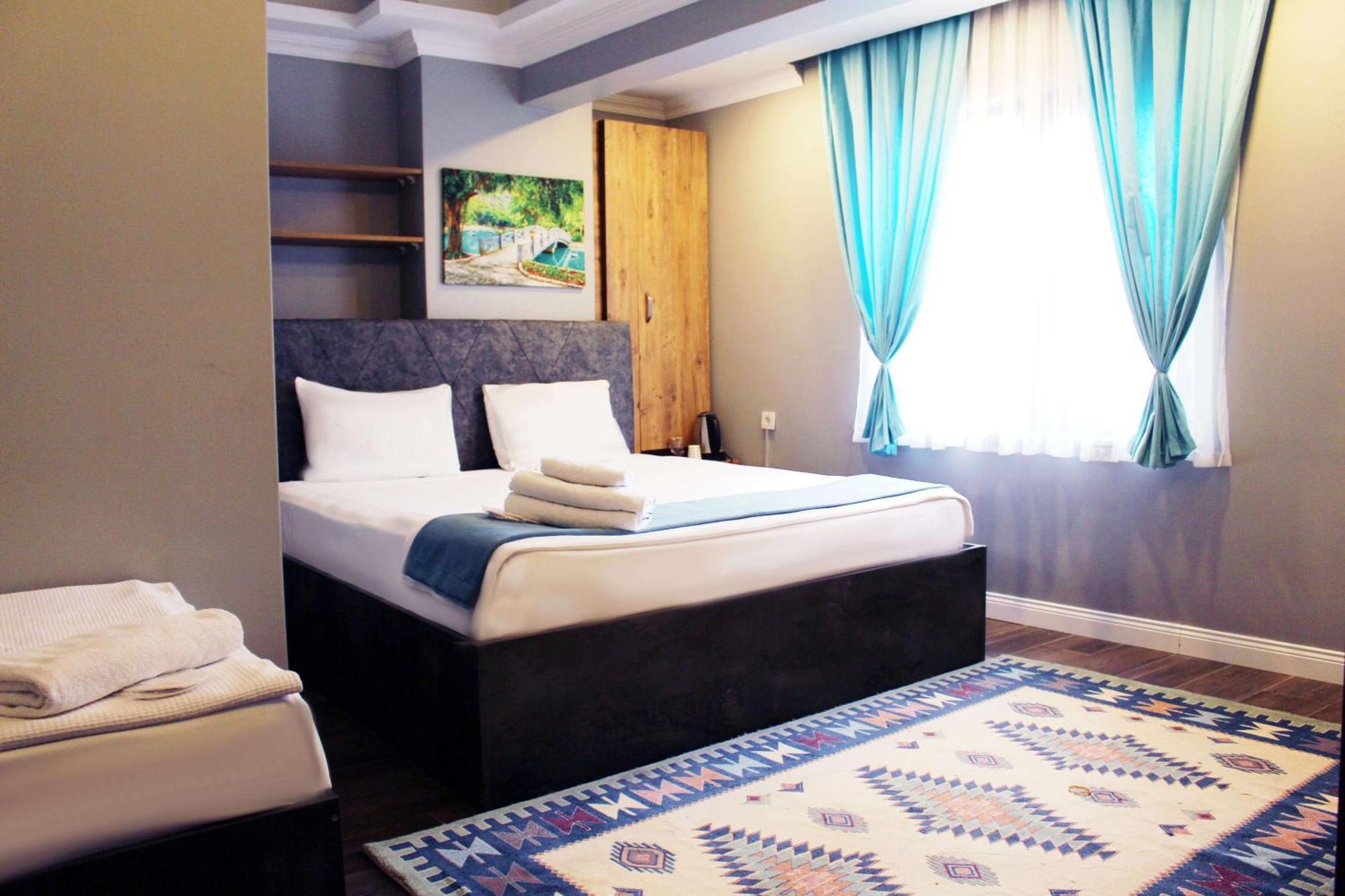 Hotel Biglife *