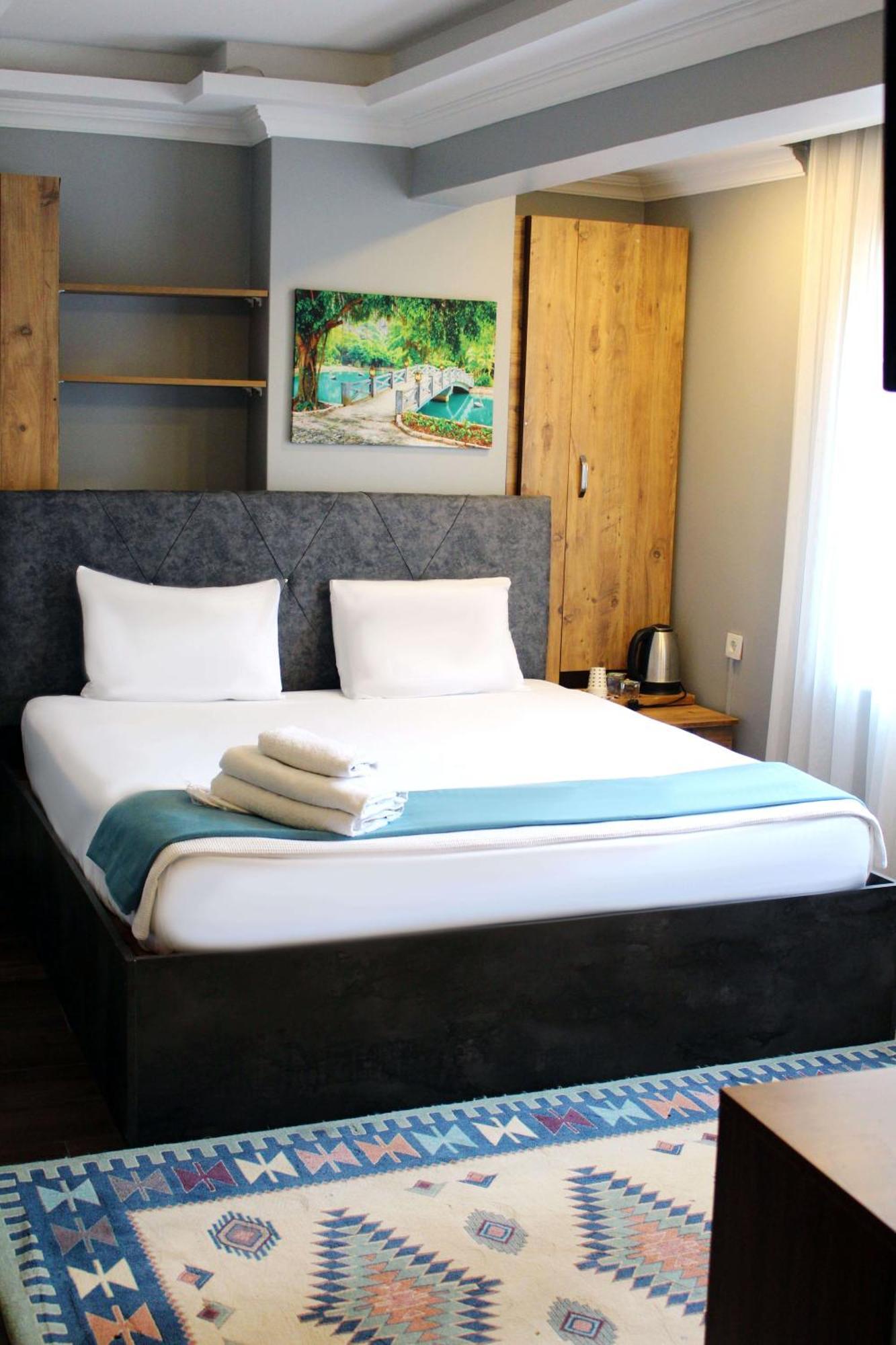 Hotel Biglife *