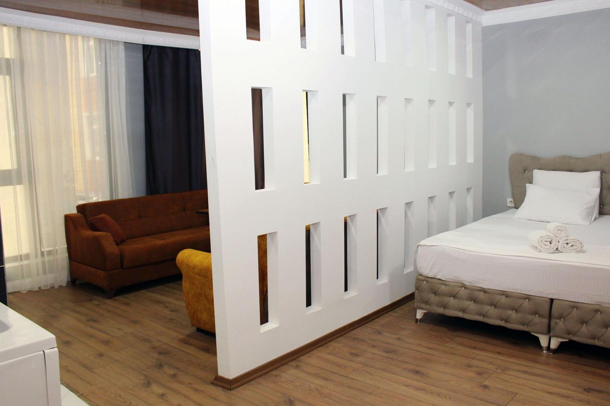 Hotel Biglife *