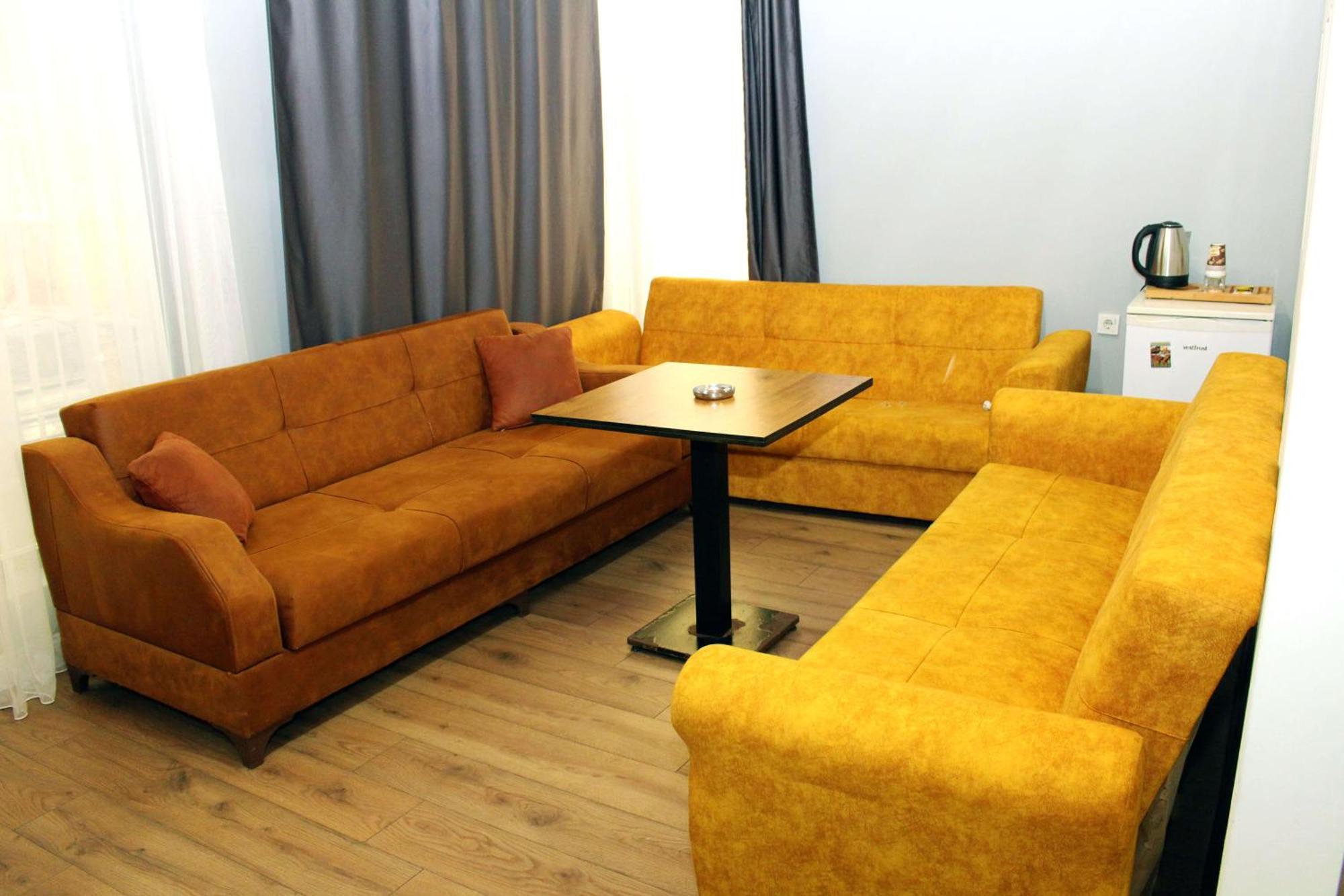 Hotel Biglife