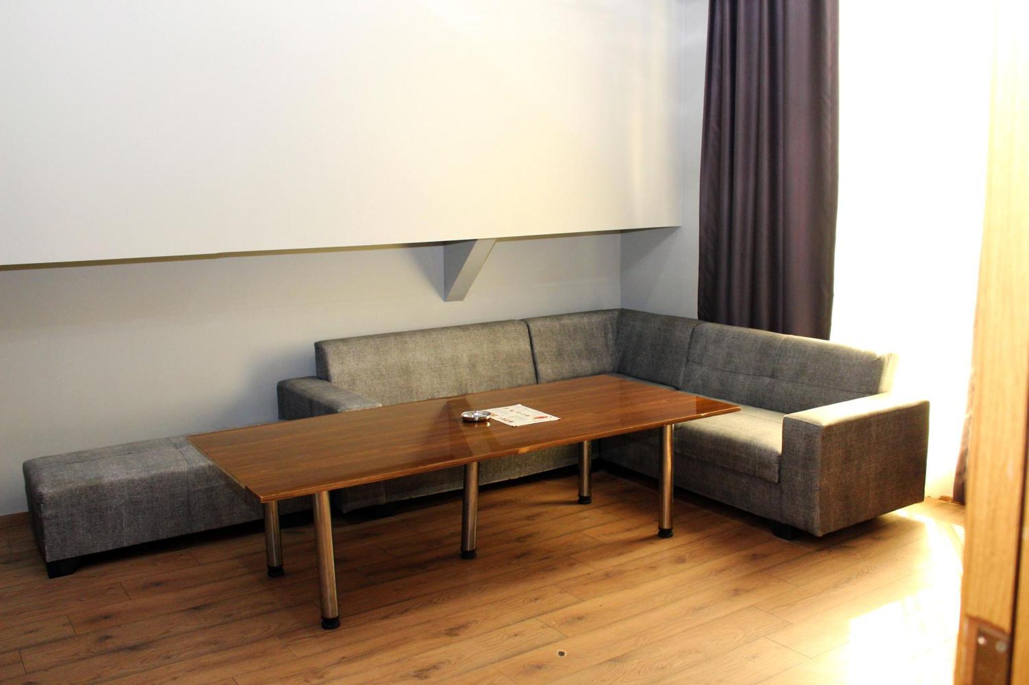 Biglife Hotel