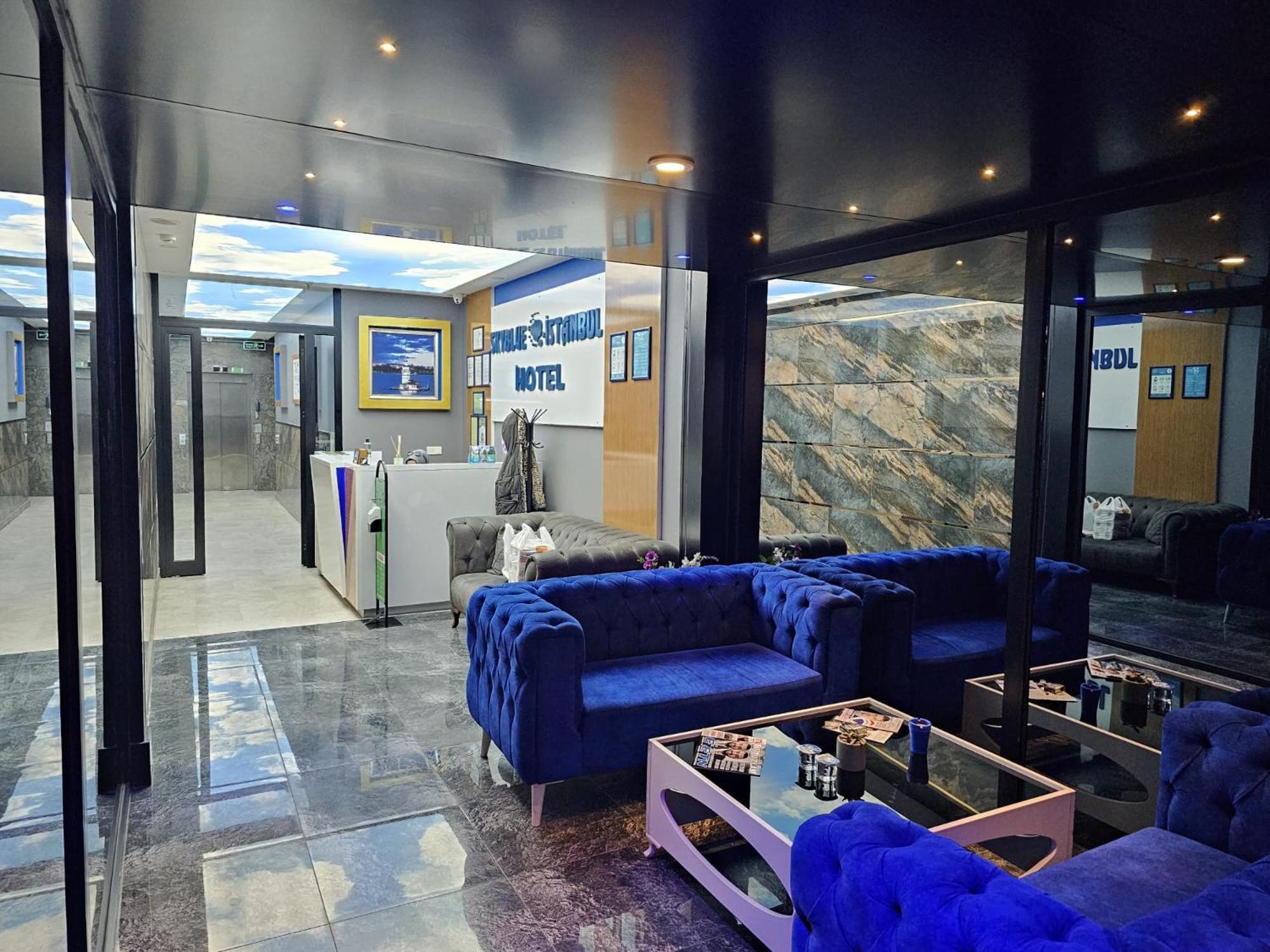 Skyblue Aparthotel *