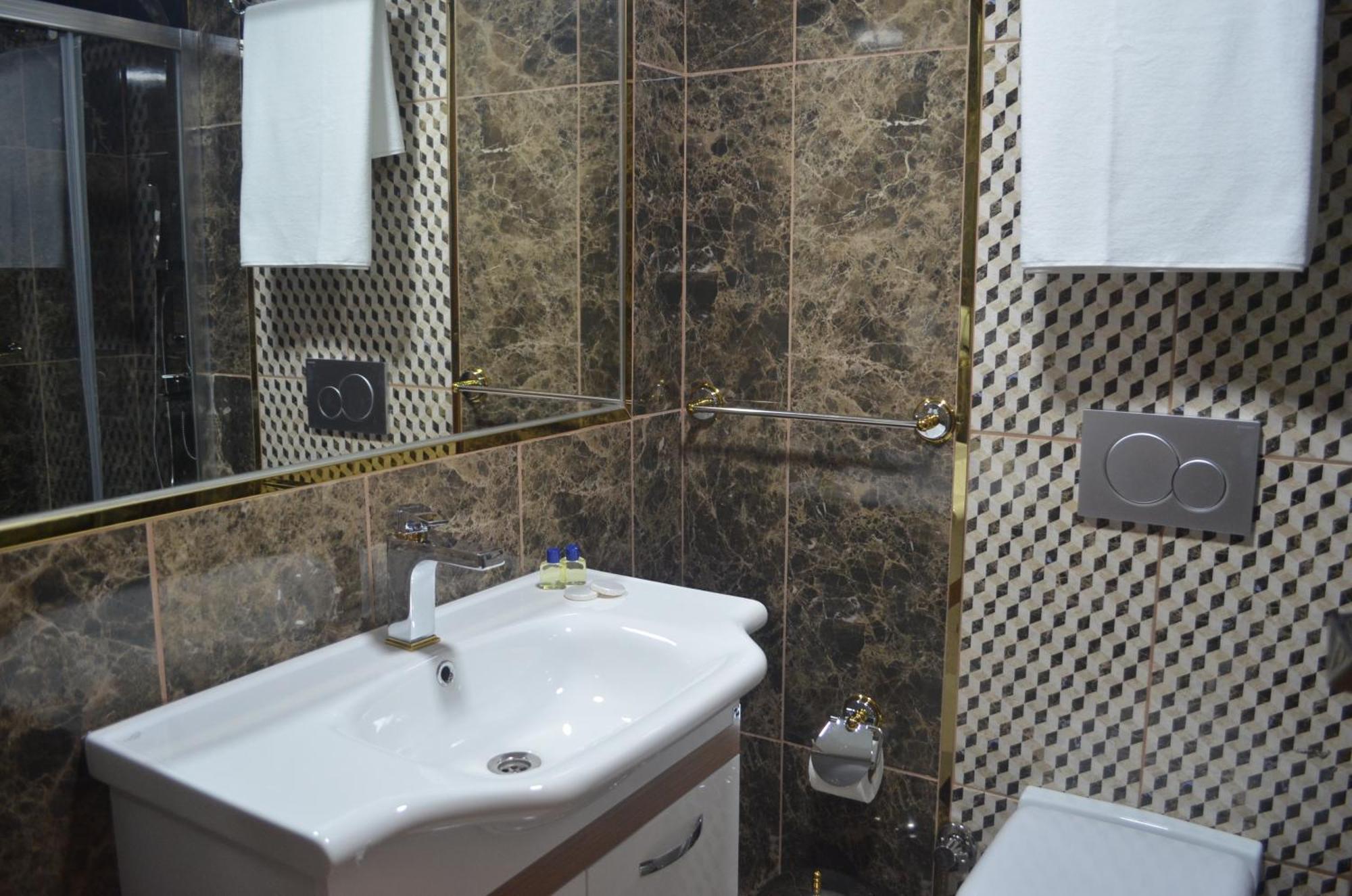 Hotel Safir 3*