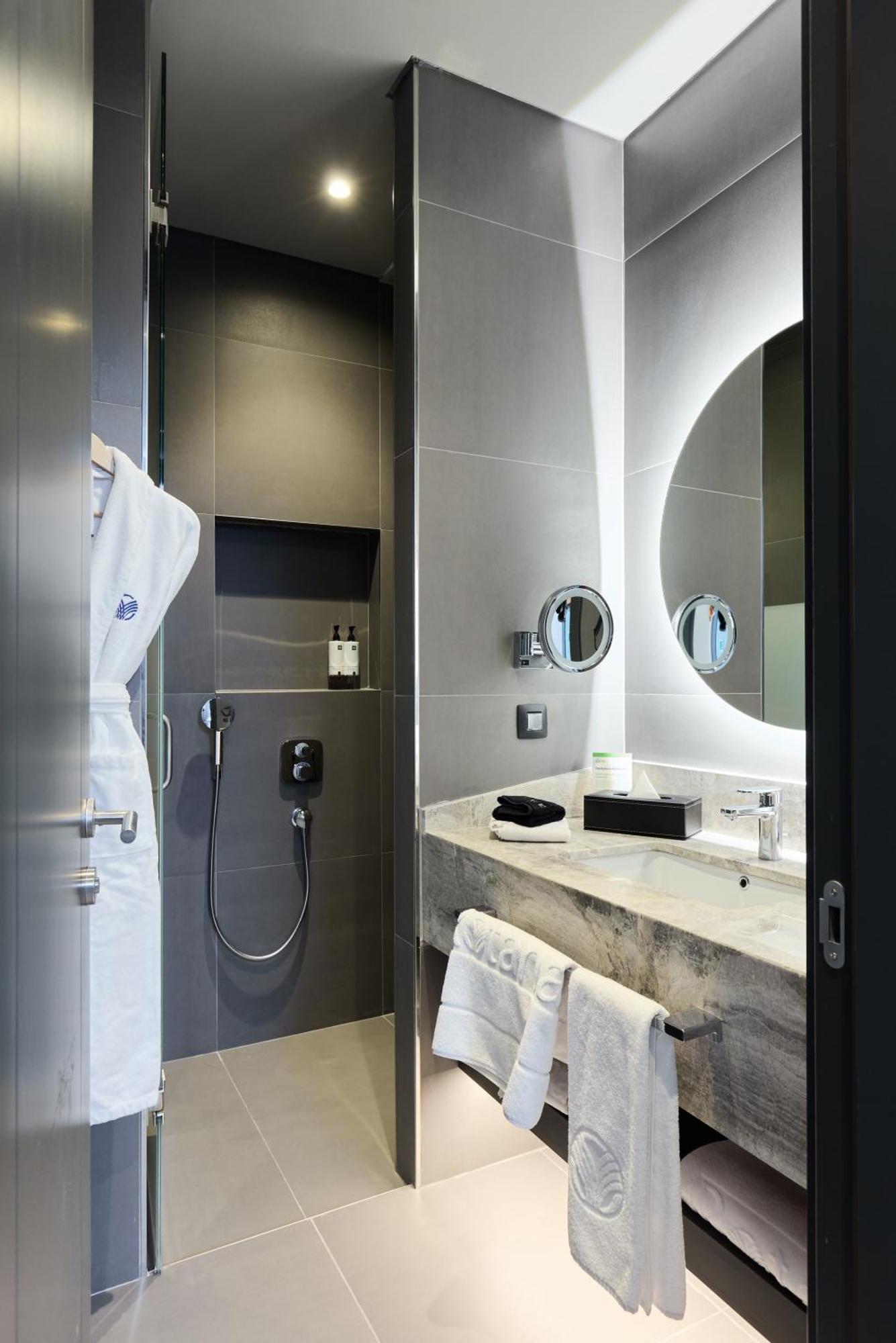 Hotel Bomonti Arjaan By Rotana 5*