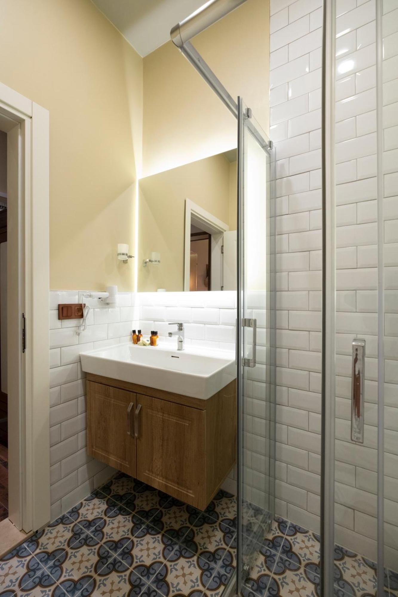 Level Apartment