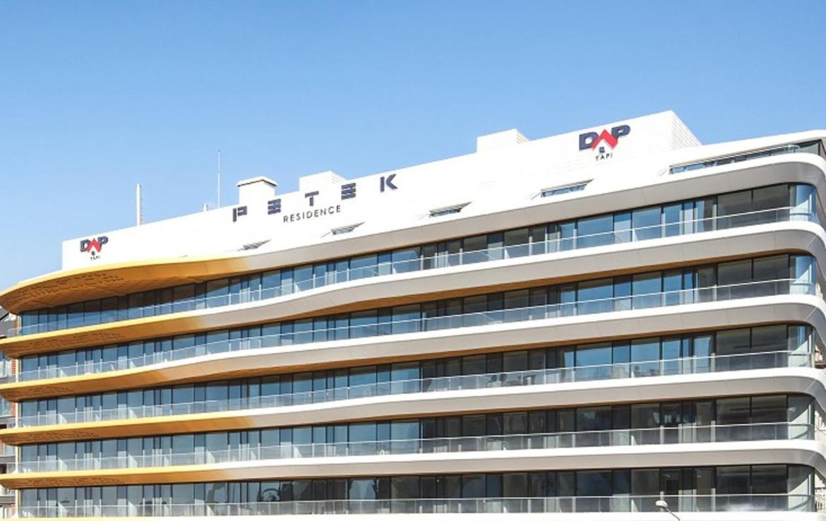 Aparthotel The Y 2*