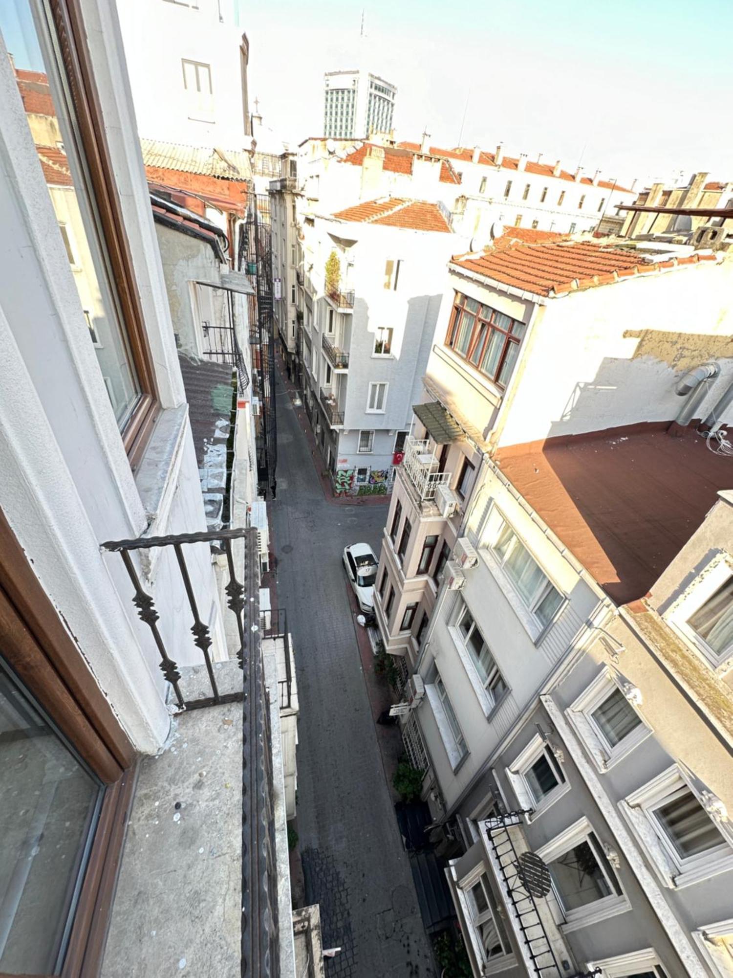 Alyon Hotel