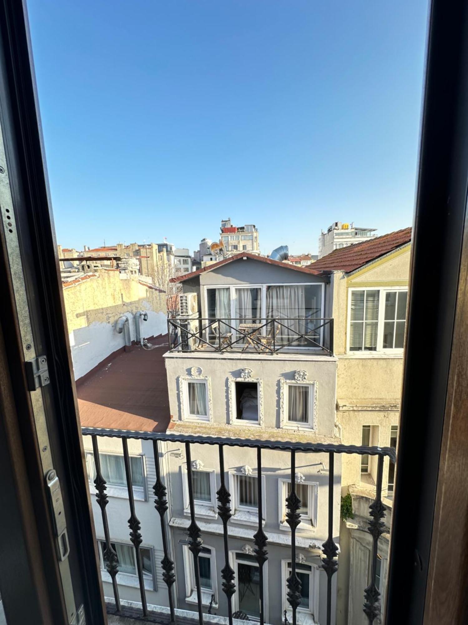 Alyon Hotel 3*